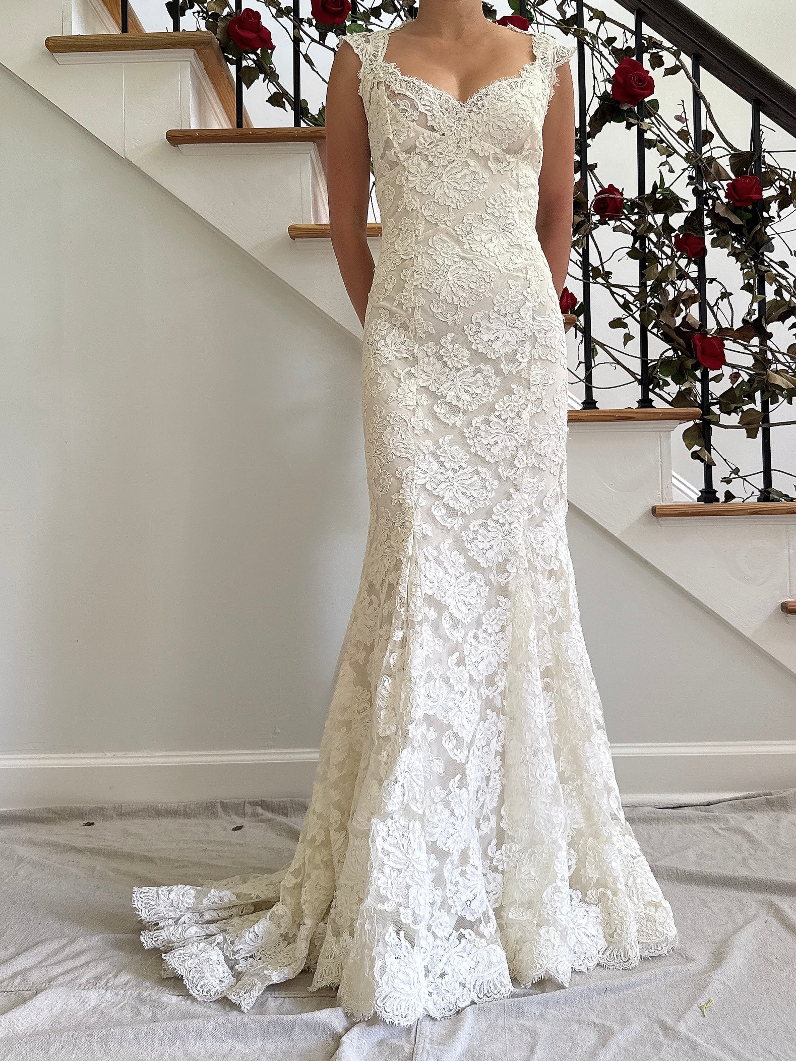 Vintage Monique Llhuilier Lace Gown - XS/S