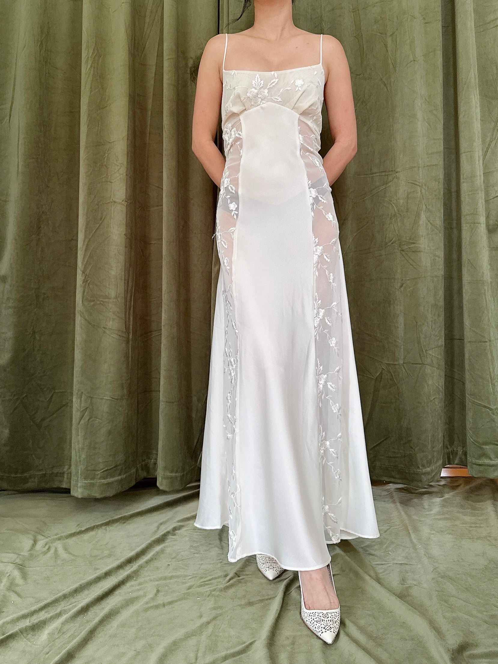 Vintage Side Embroidered Slip - S