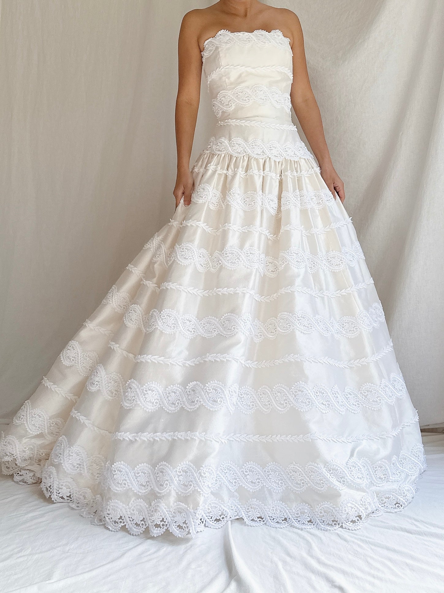 Vintage Silk Embroidered Appliqués Gown - S/6