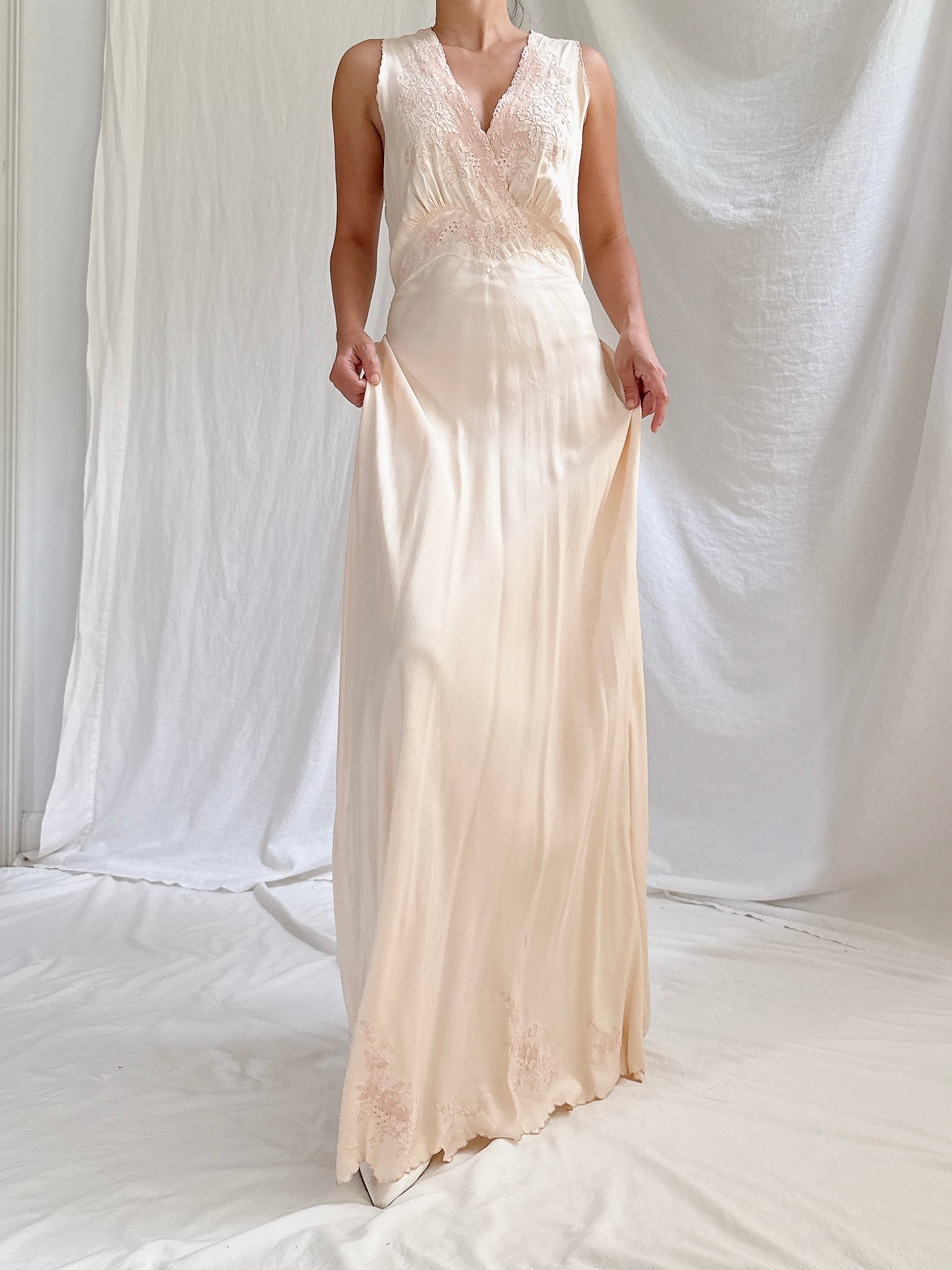 1930s Peach Silk Slip Dress - S/M