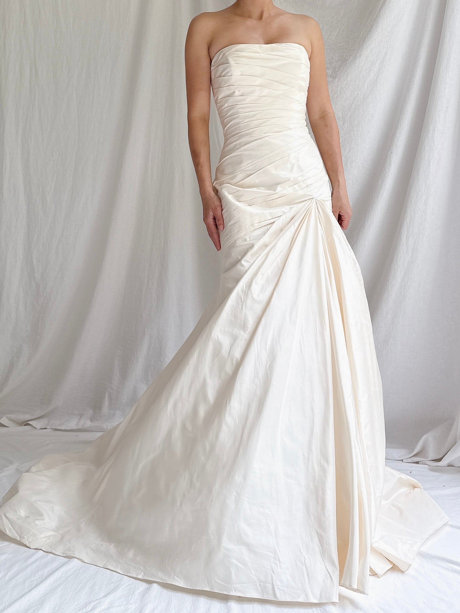 00 Monique Lhuillier Silk Strapless Gown - S