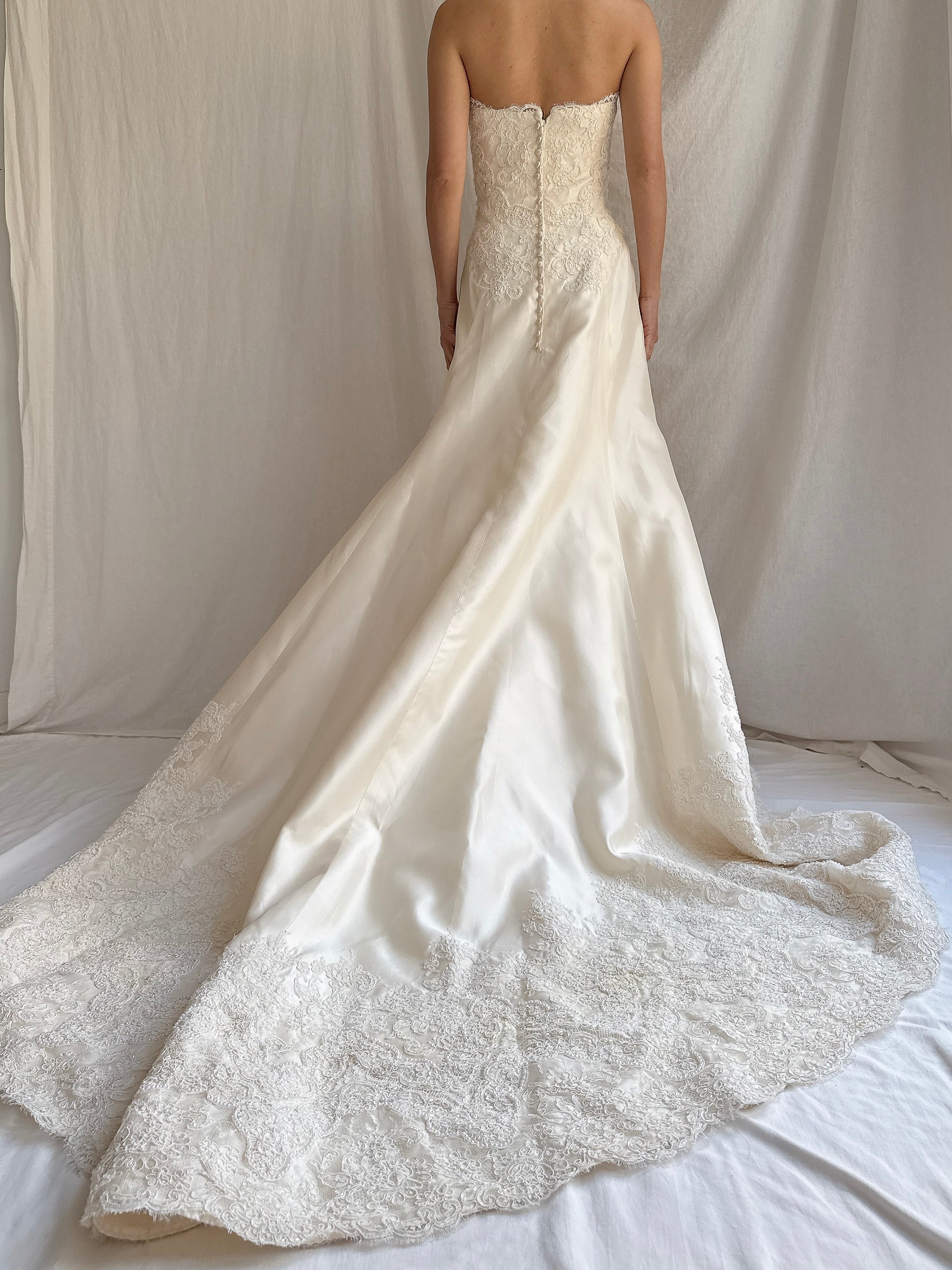 Vintage Christos NY Silk and Lace - S 4/6