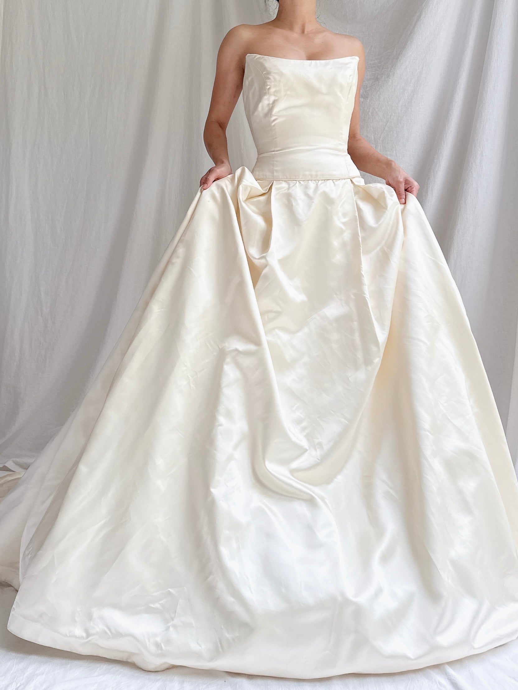 1990s Vera Wang Silk Dropped Waist Gown - S/M