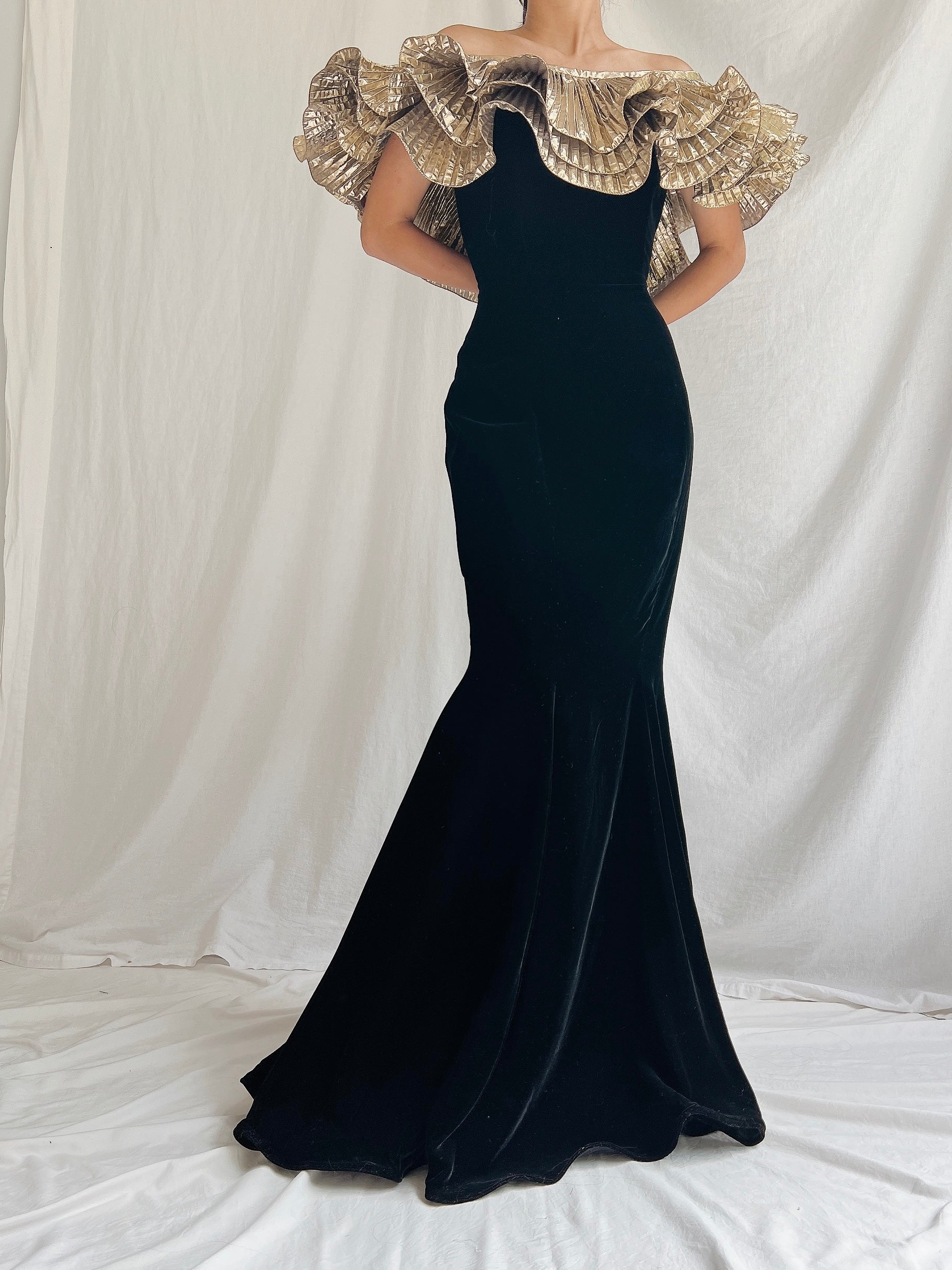 Vintage Velvet Off-the-Shoulder Gown - M