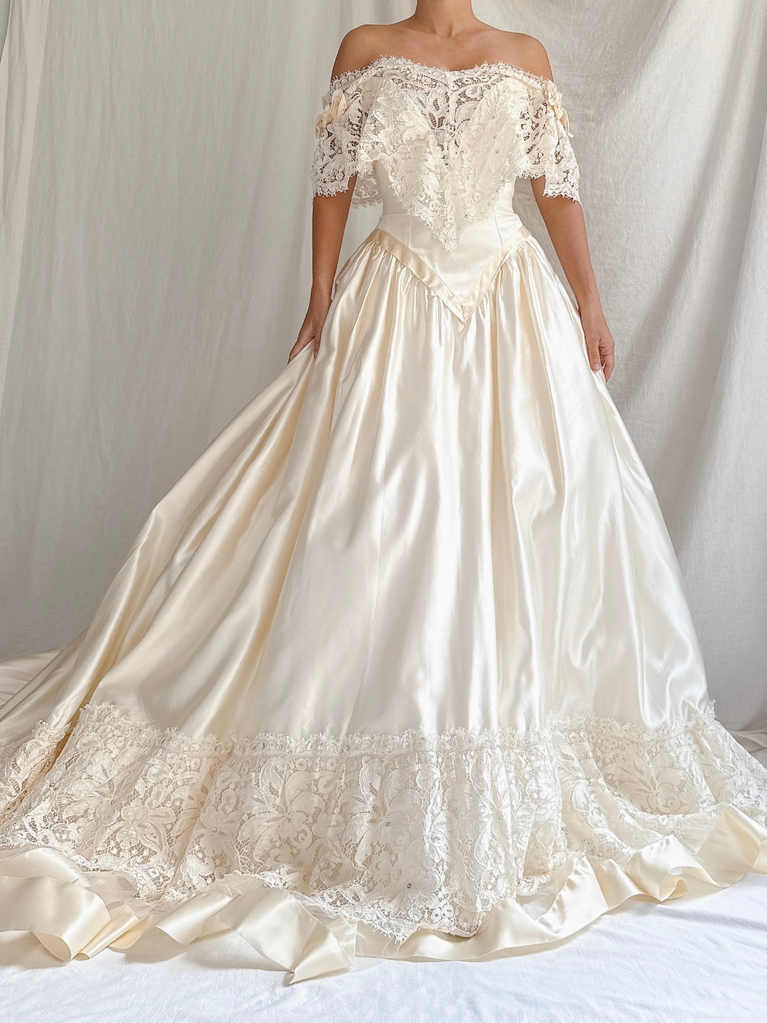 RESERVED 1980s Candlelight Satin Basque Waist Gown - M/8