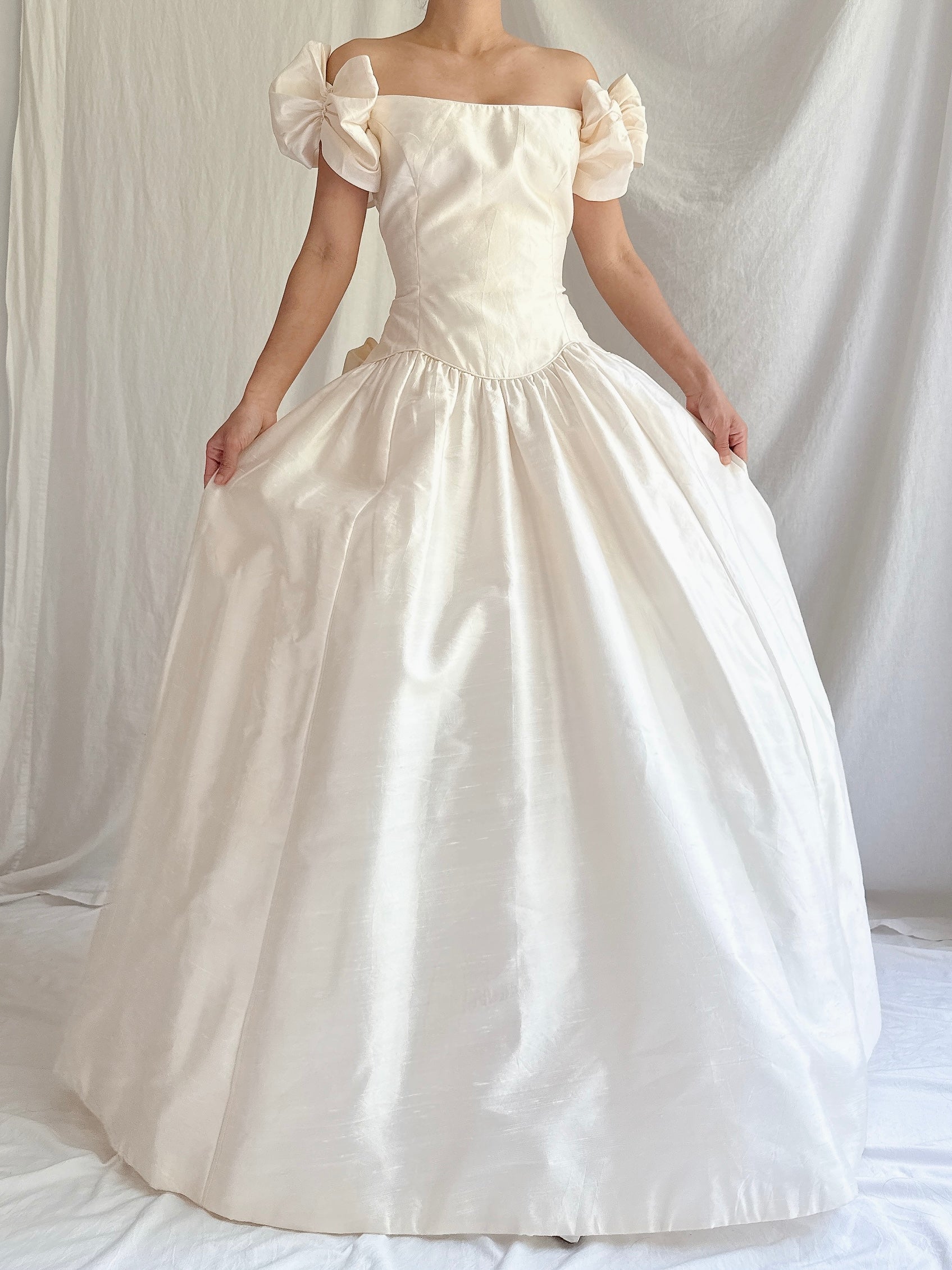 Vintage Silk Bow Sleeves Gown - S/M