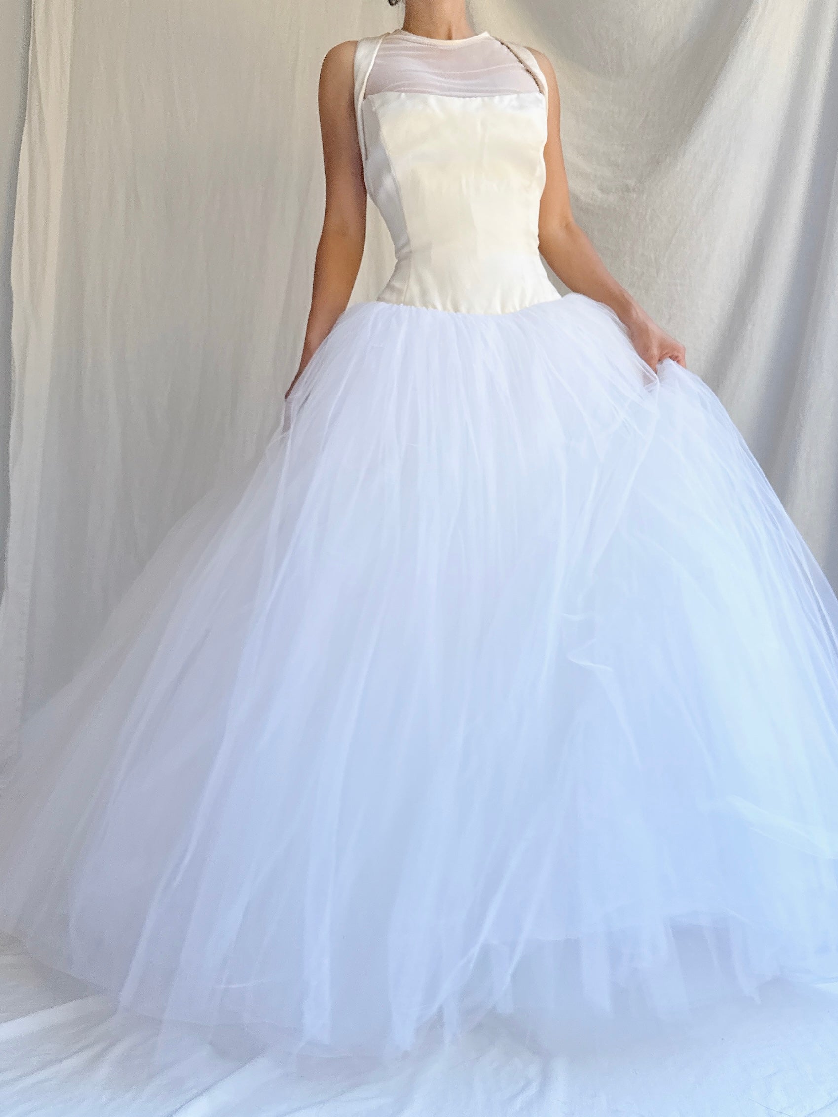 Vintage Vera Wang Silk and Tulle Gown - S/6