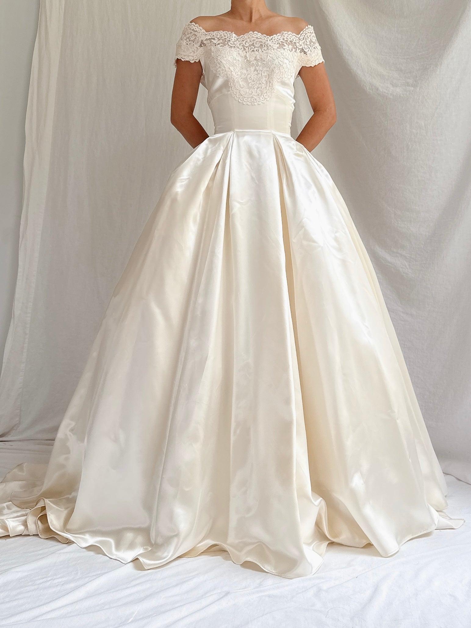 1950s Satin Off-the-Shoulder Gown - XS