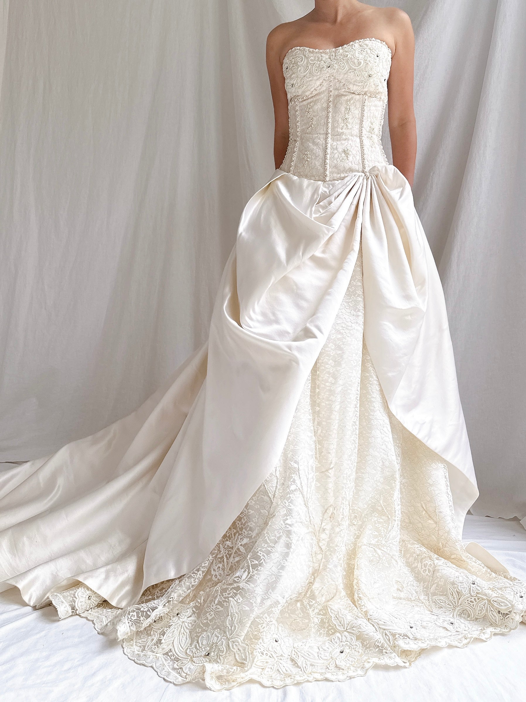 Vintage Lace and Silk Bustier Gown - M/8