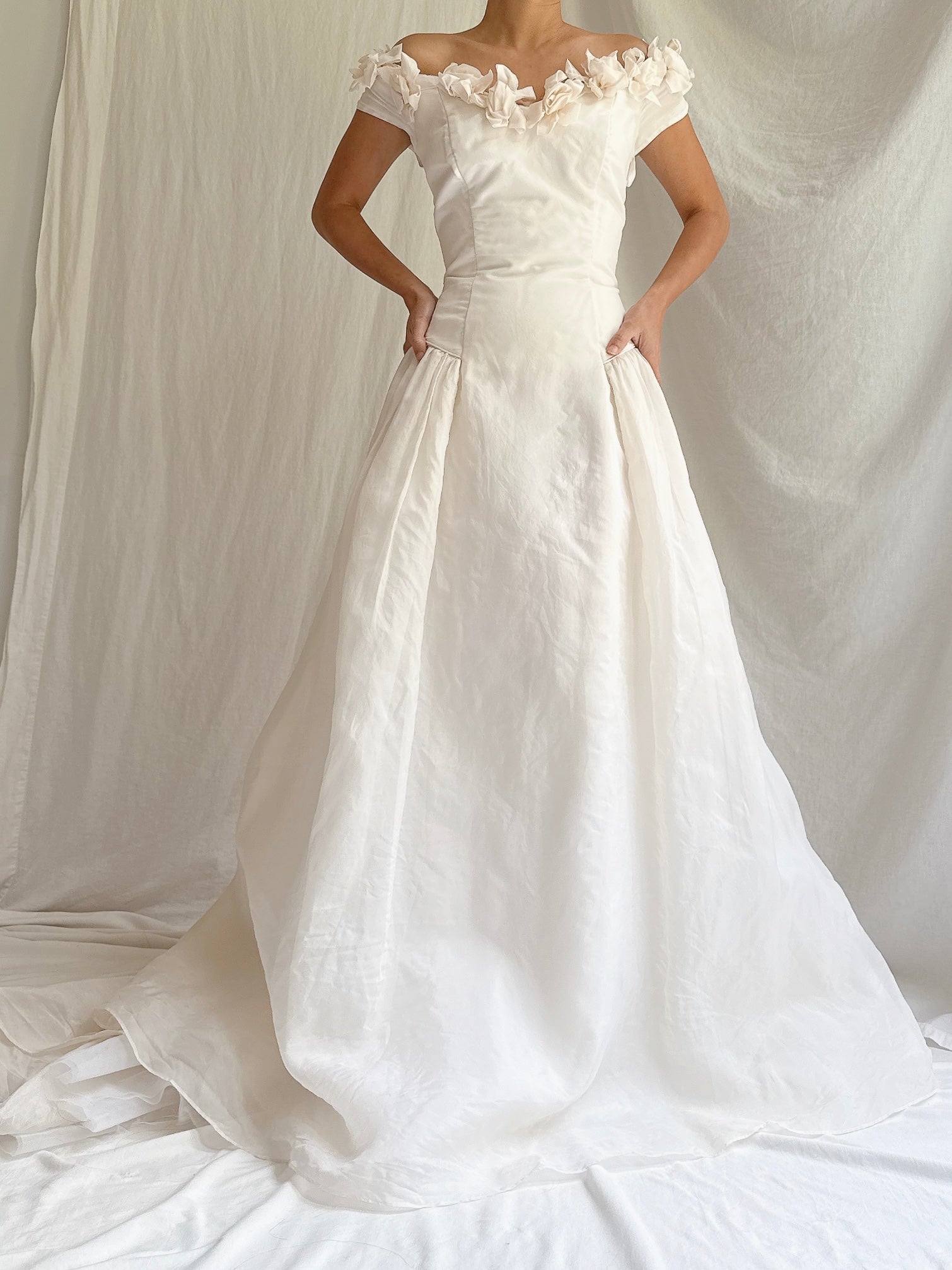 Silk Organza Off-the-Shoulder Gown - M