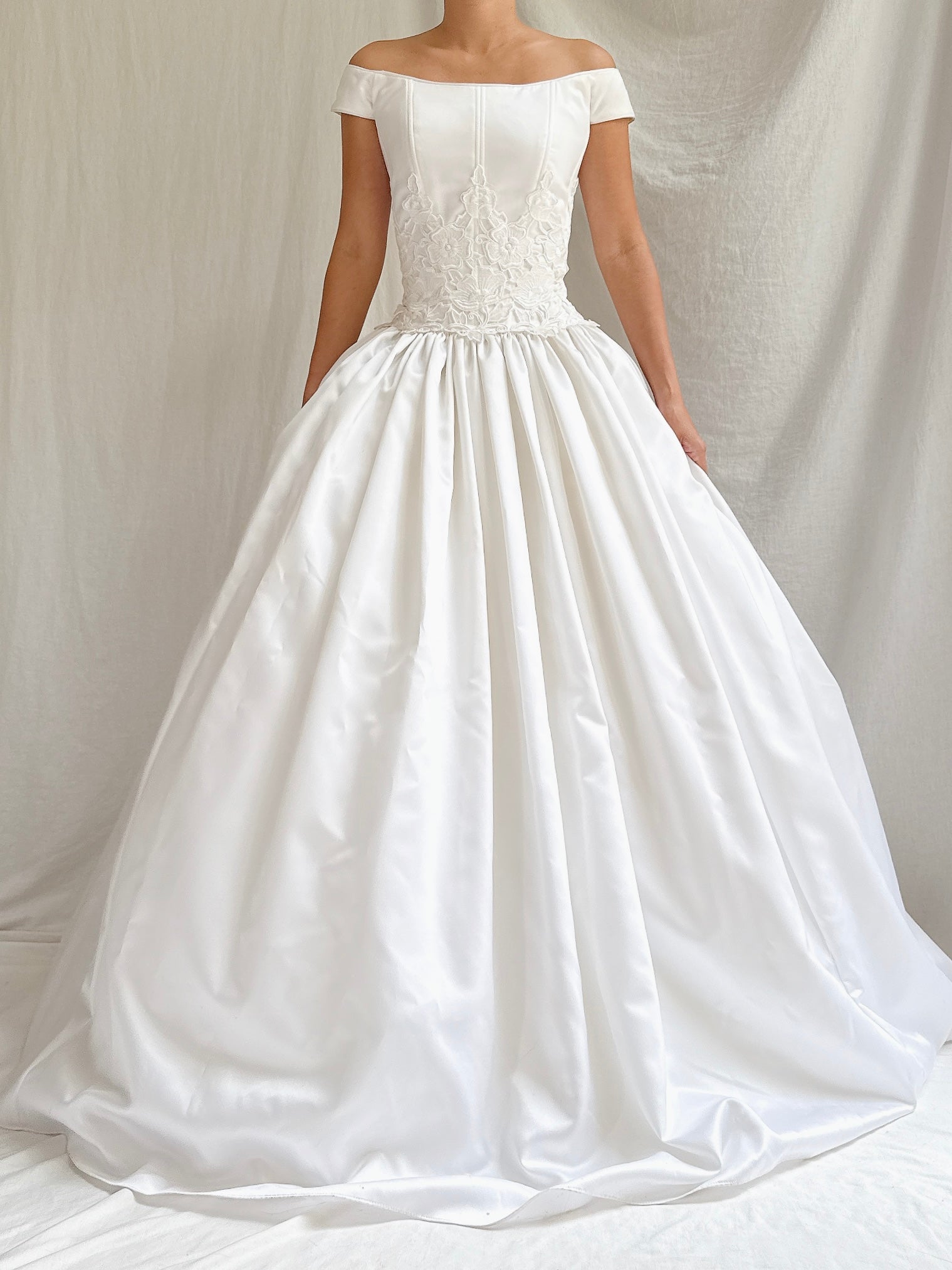 jessica mcclintock white dress 700104 Size 6 Ivory/Nude catching open back Jessica McClintock 90s (SOLD) white