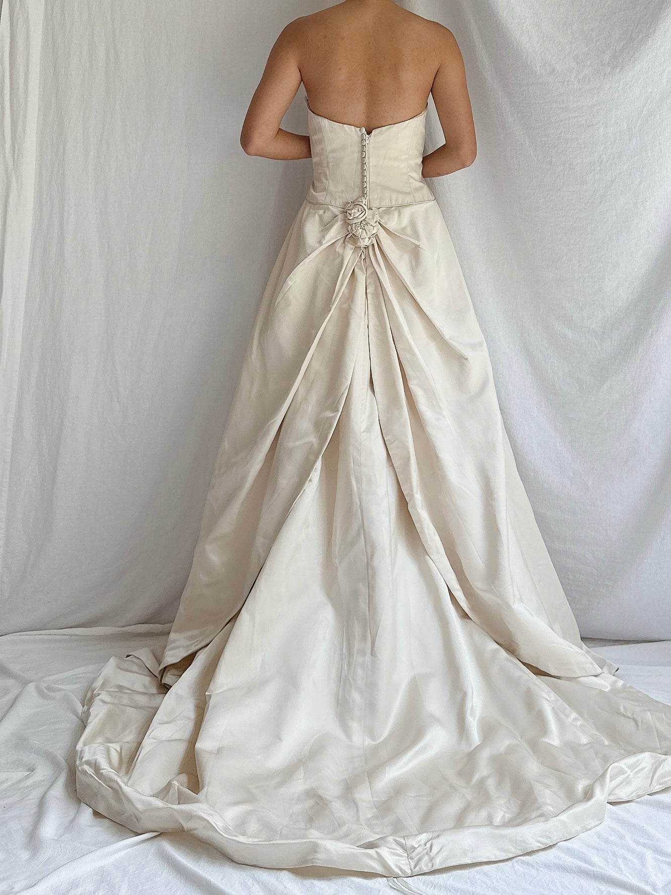 Vintage Couture Bridal Collection Satin Strapless Gown - S/8