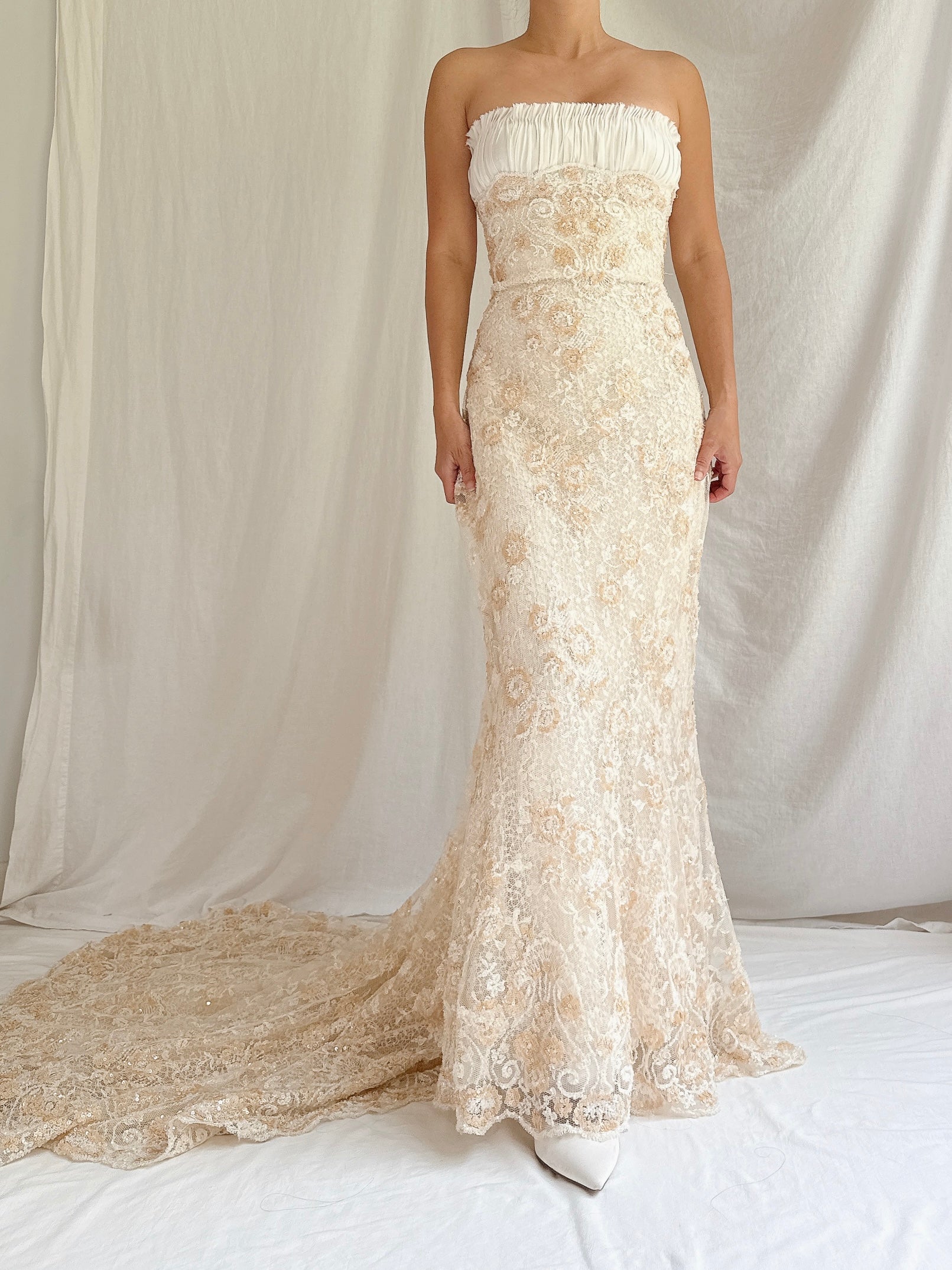Vintage Pronovias Beaded Lace Gown - M/8
