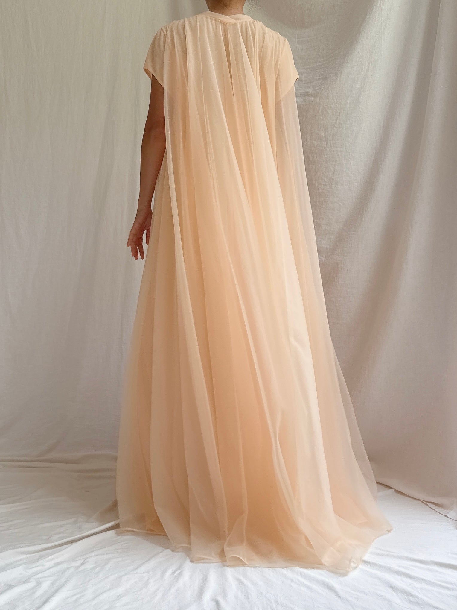 1950s Apricot Tricot Dressing Robe - OSFM