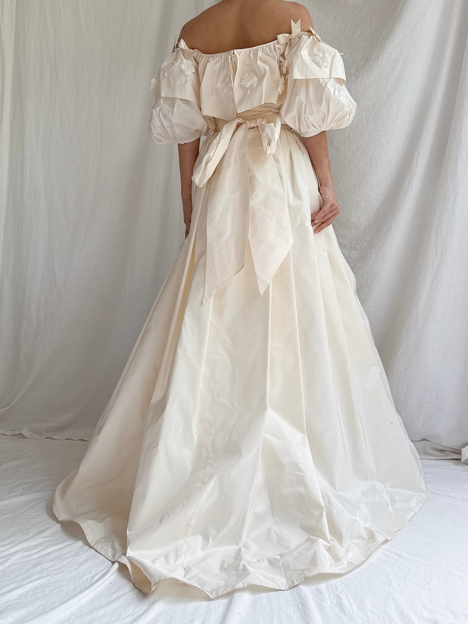 1980s Silk Taffeta Puff Sleeve Gown - XXS