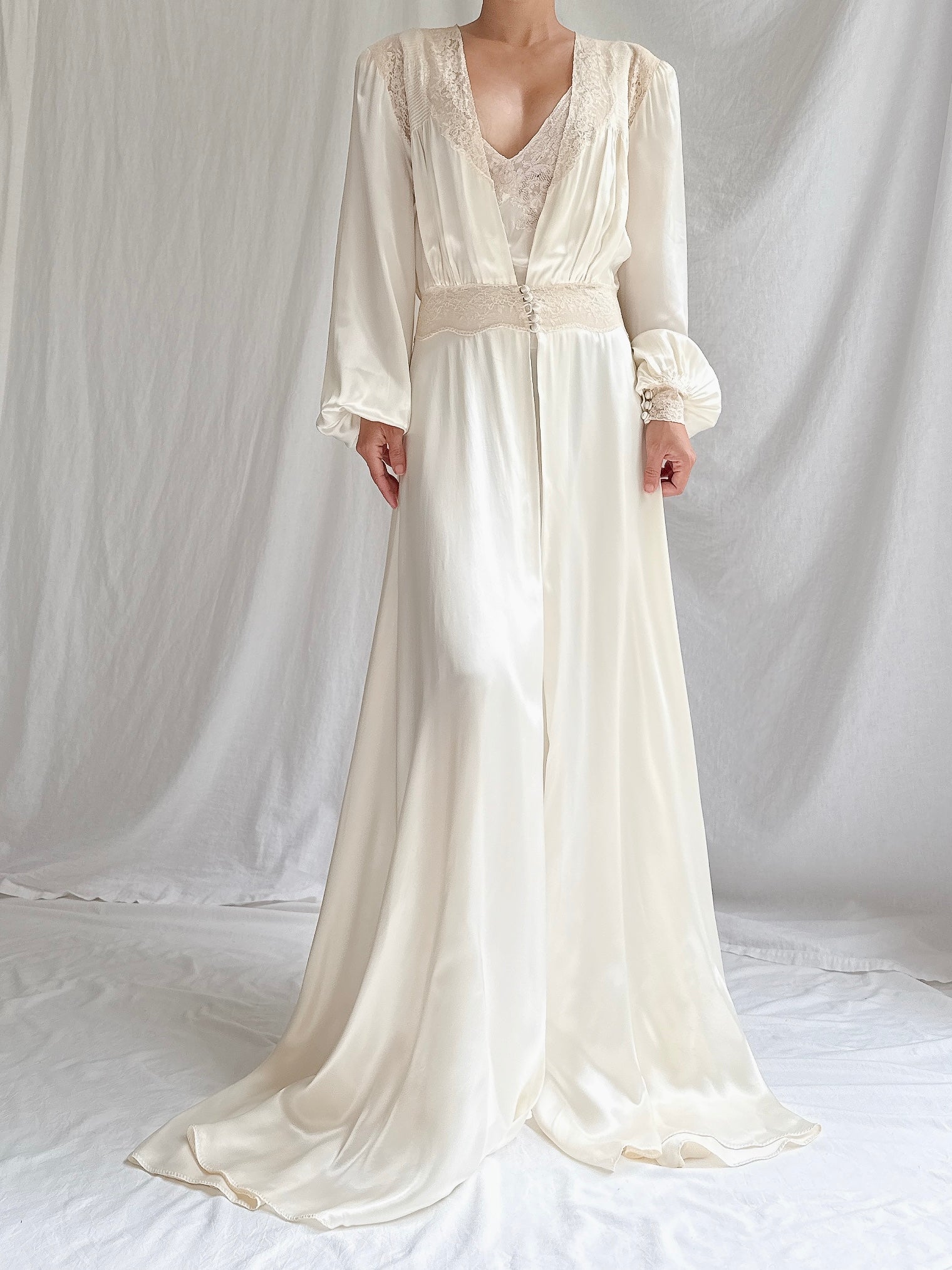 1940s Satin Dressing Gown - M