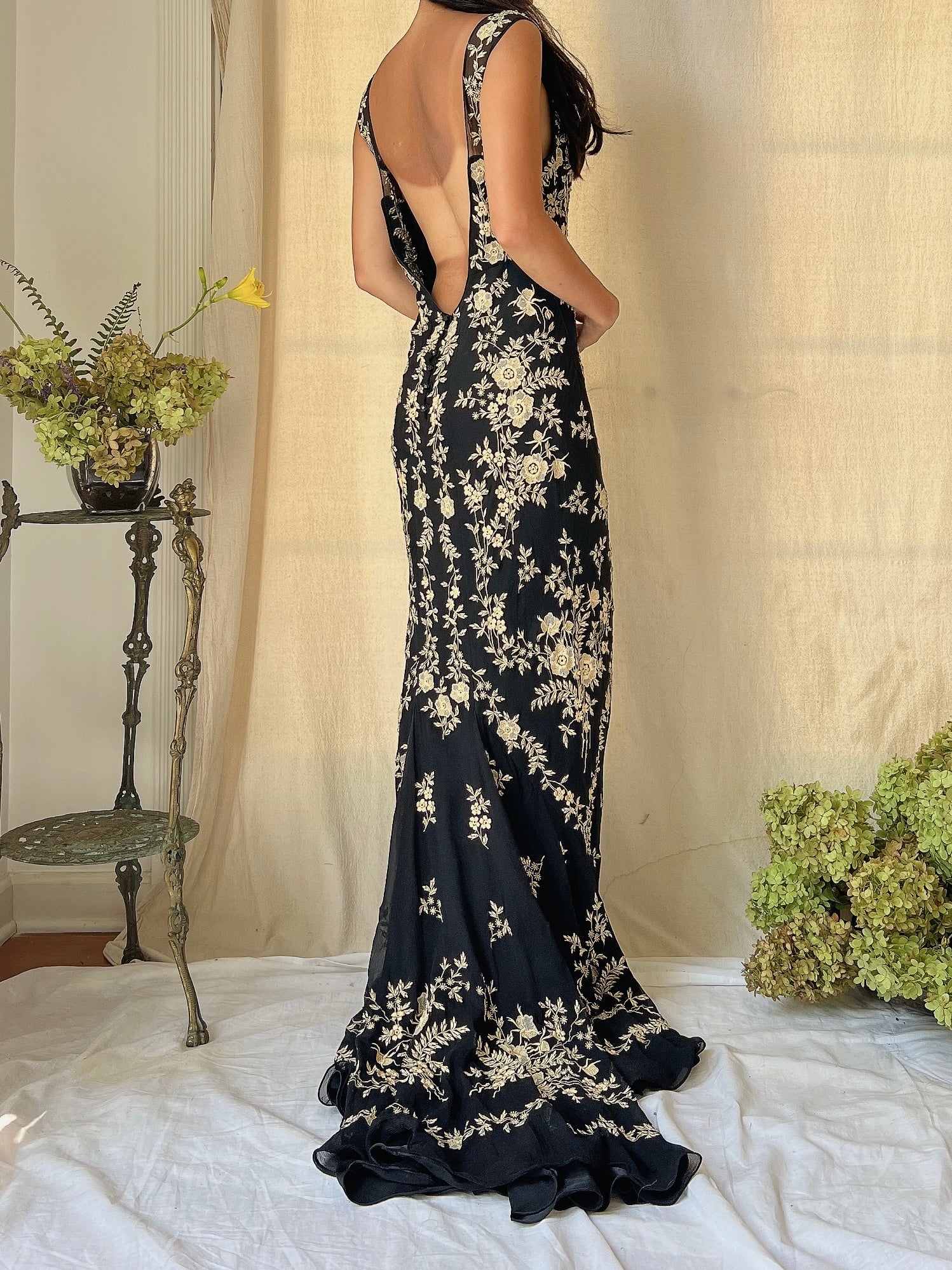 Vintage Eavis & Brown Floral Embroidered Silk Gown - M/8