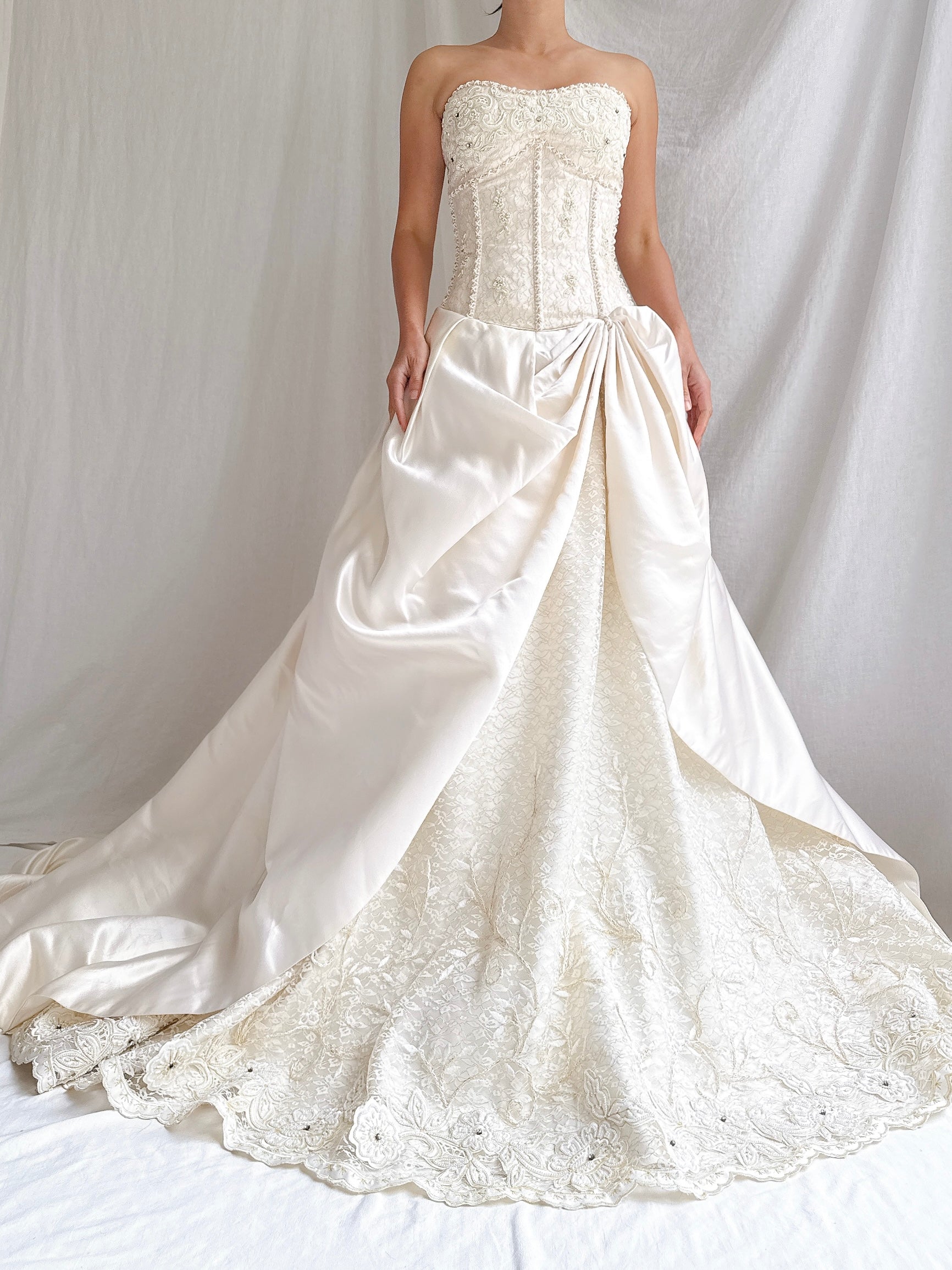 Vintage Lace and Silk Bustier Gown - M/8