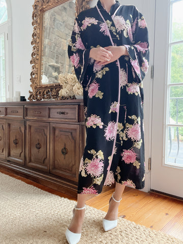 Oscar dela Renta Black Floral Robe