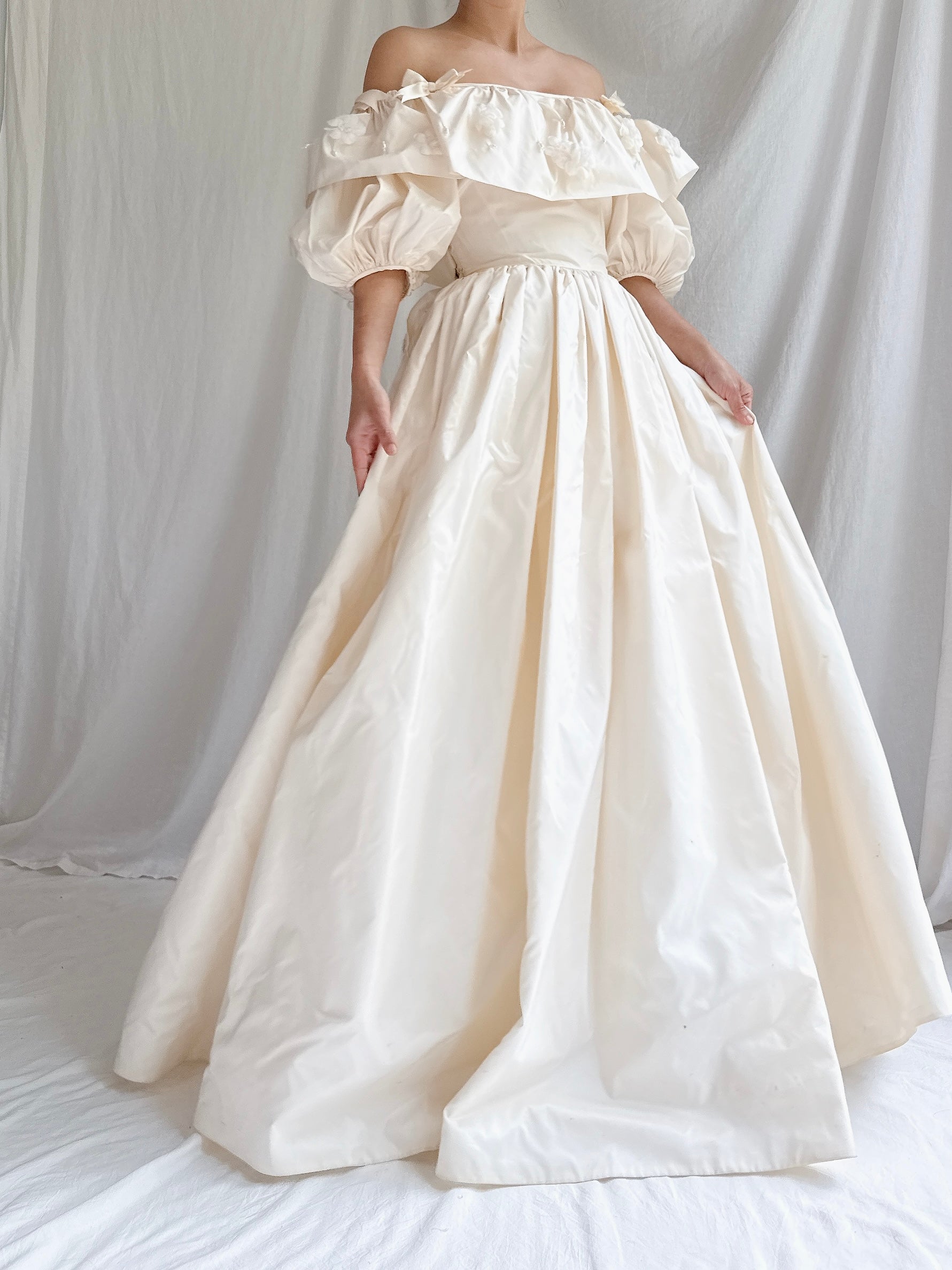 1980s Silk Taffeta Puff Sleeve Gown - XXS