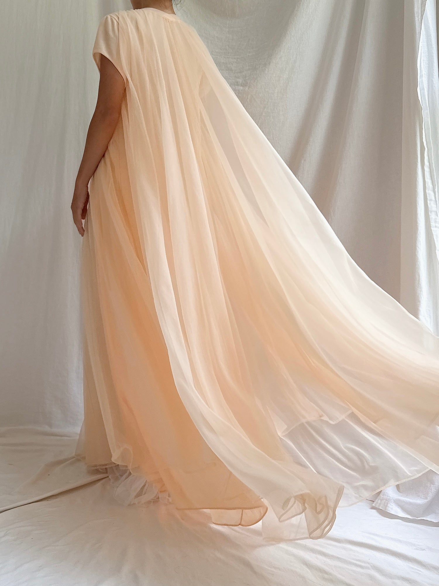 1950s Apricot Tricot Dressing Robe - OSFM