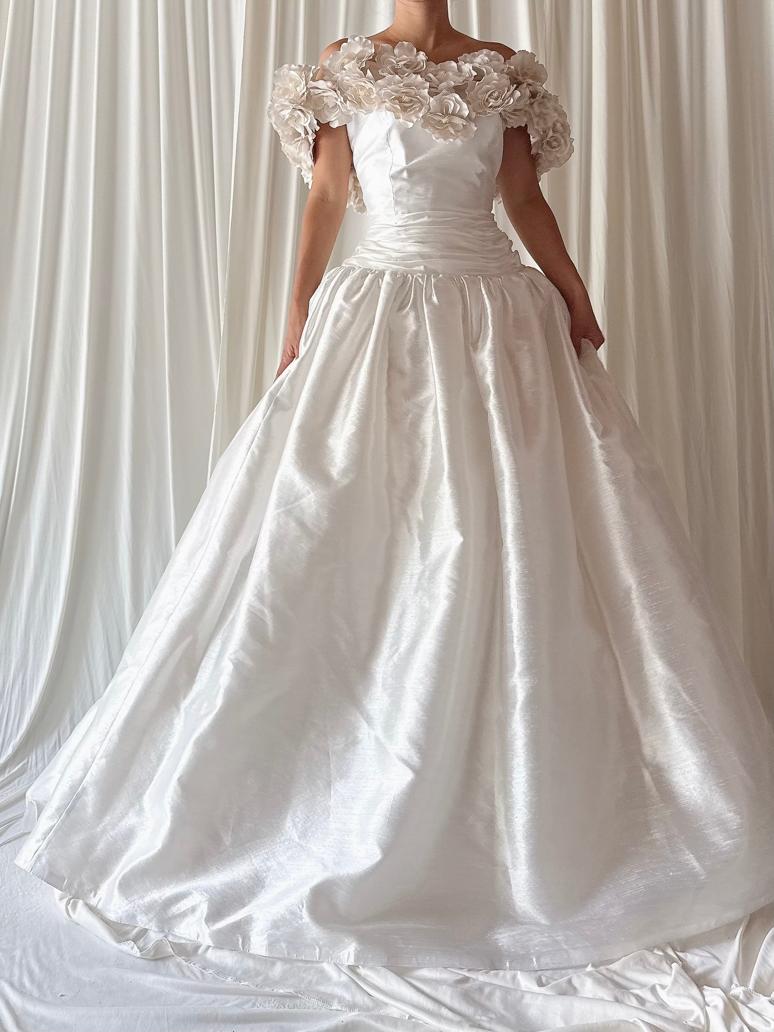 1980s Taffeta Rosette Gown - M/L