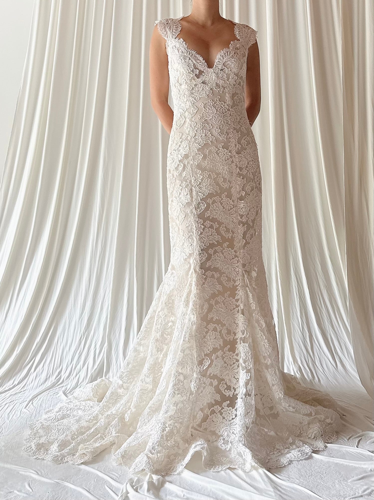 Vintage Monique Llhuilier Lace Gown - XS/S