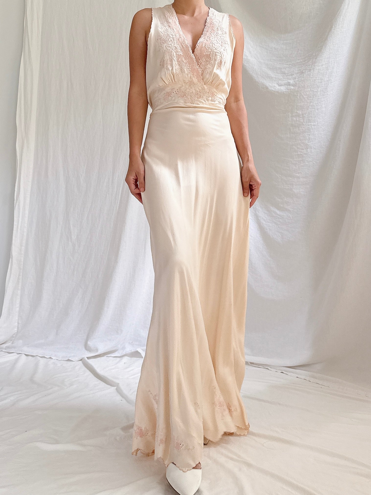 1930s Peach Silk Slip Dress - S/M