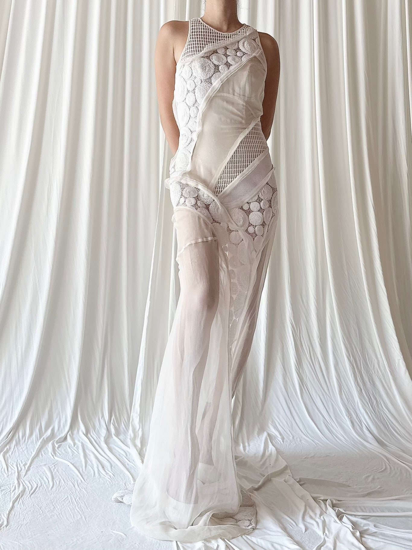 2014 Vera Wang Silk Embroidered Gown - S/2/4