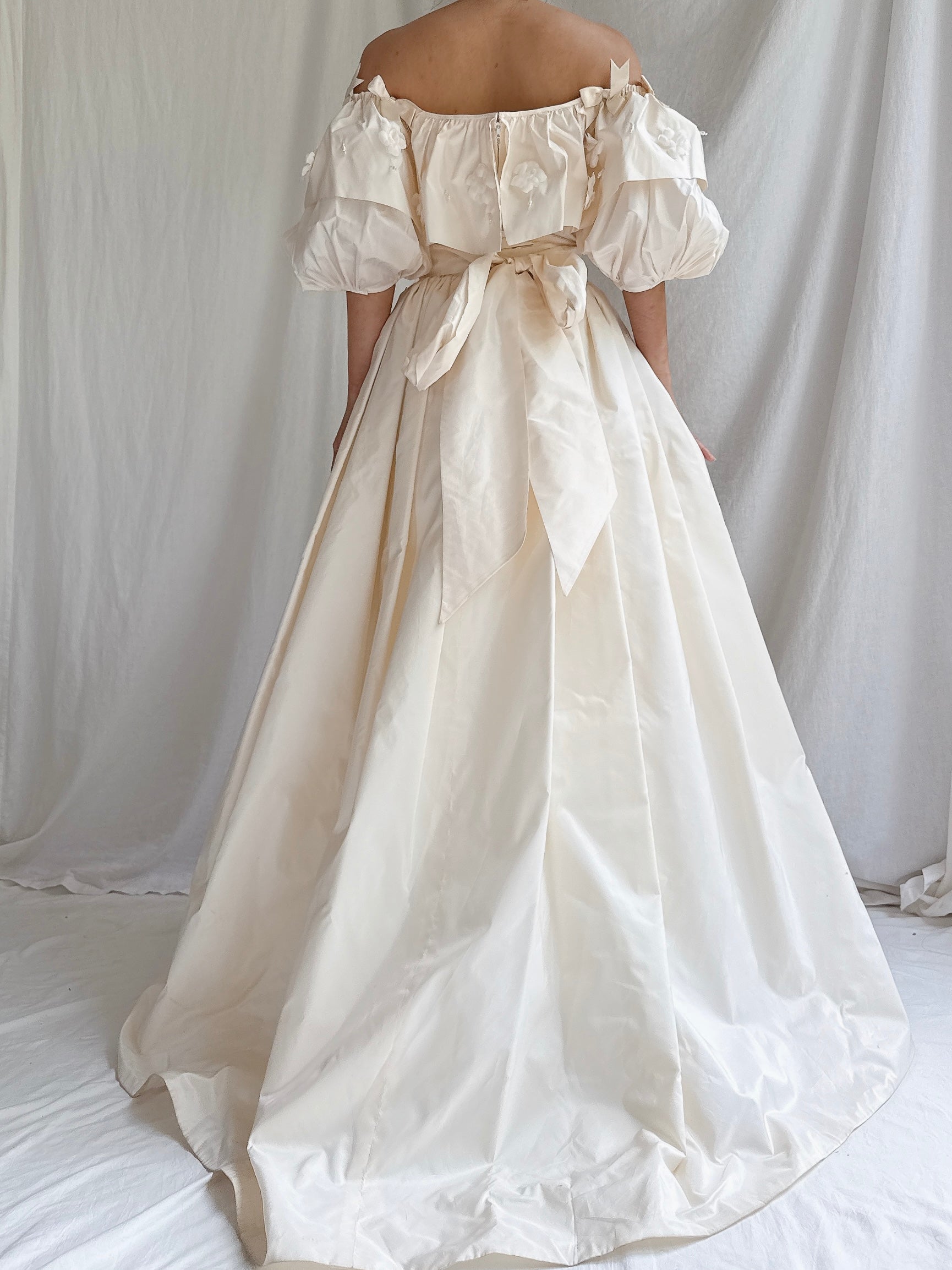 1980s Silk Taffeta Puff Sleeve Gown - XXS