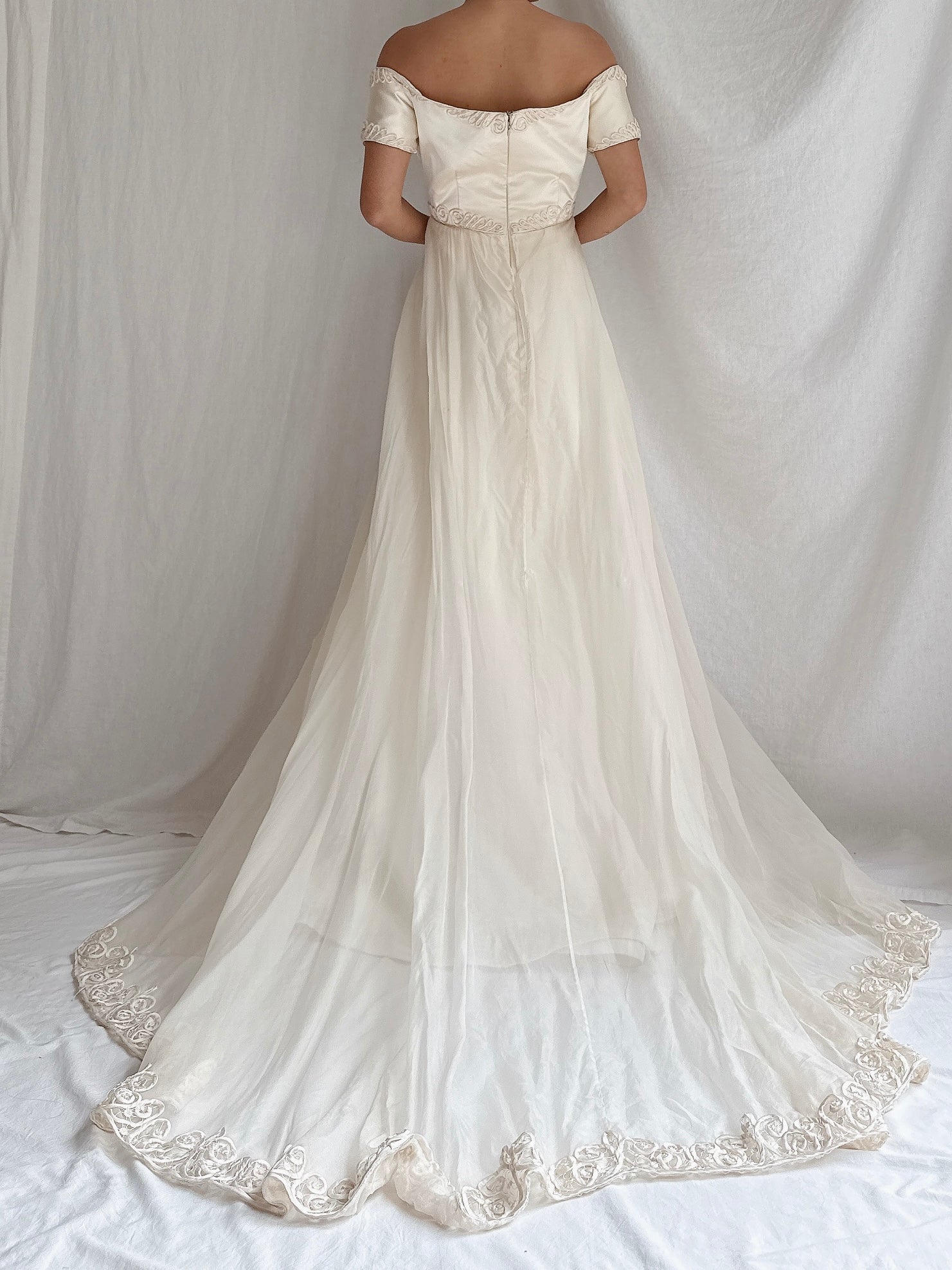 1990s Reem Acra Silk Organza and Charmeuse Gown - S/M 6