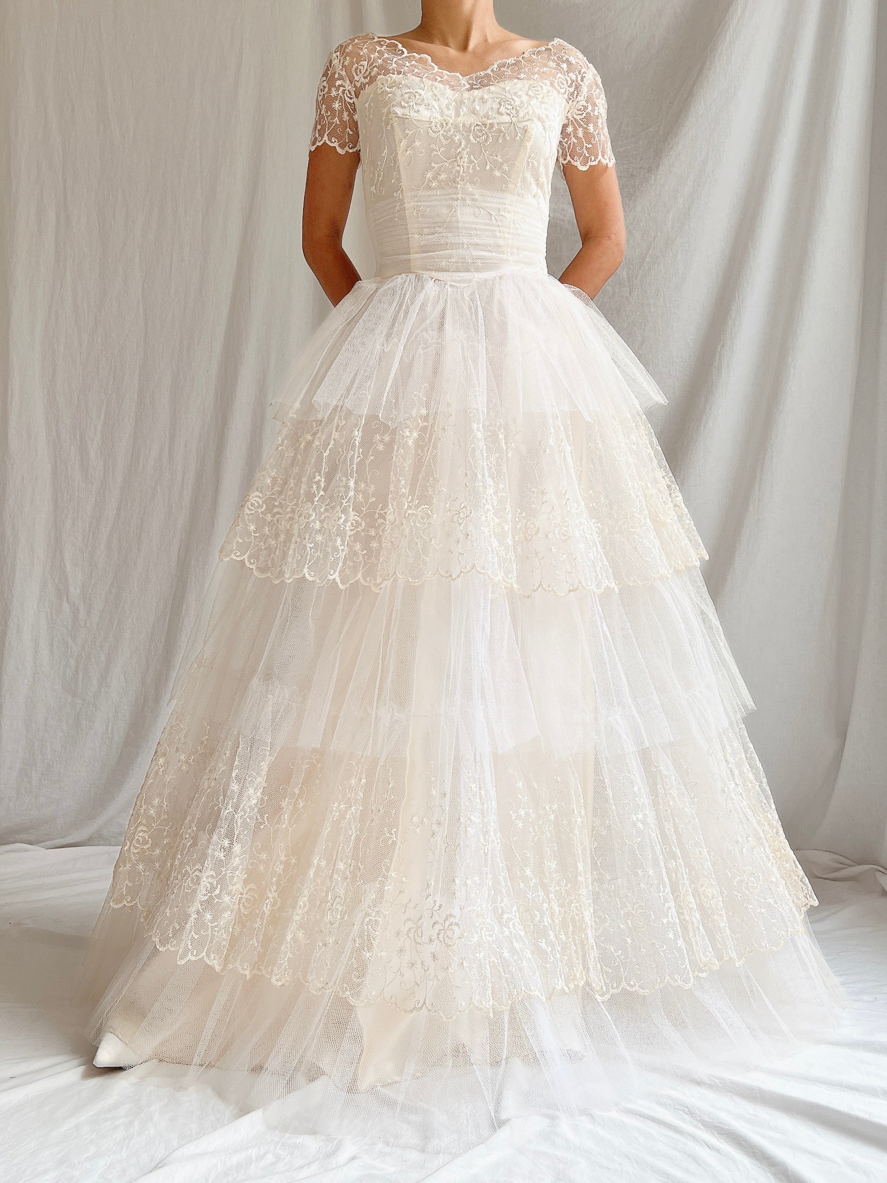 1950s Tulle and Embroidered Lace Gown - XXS/0