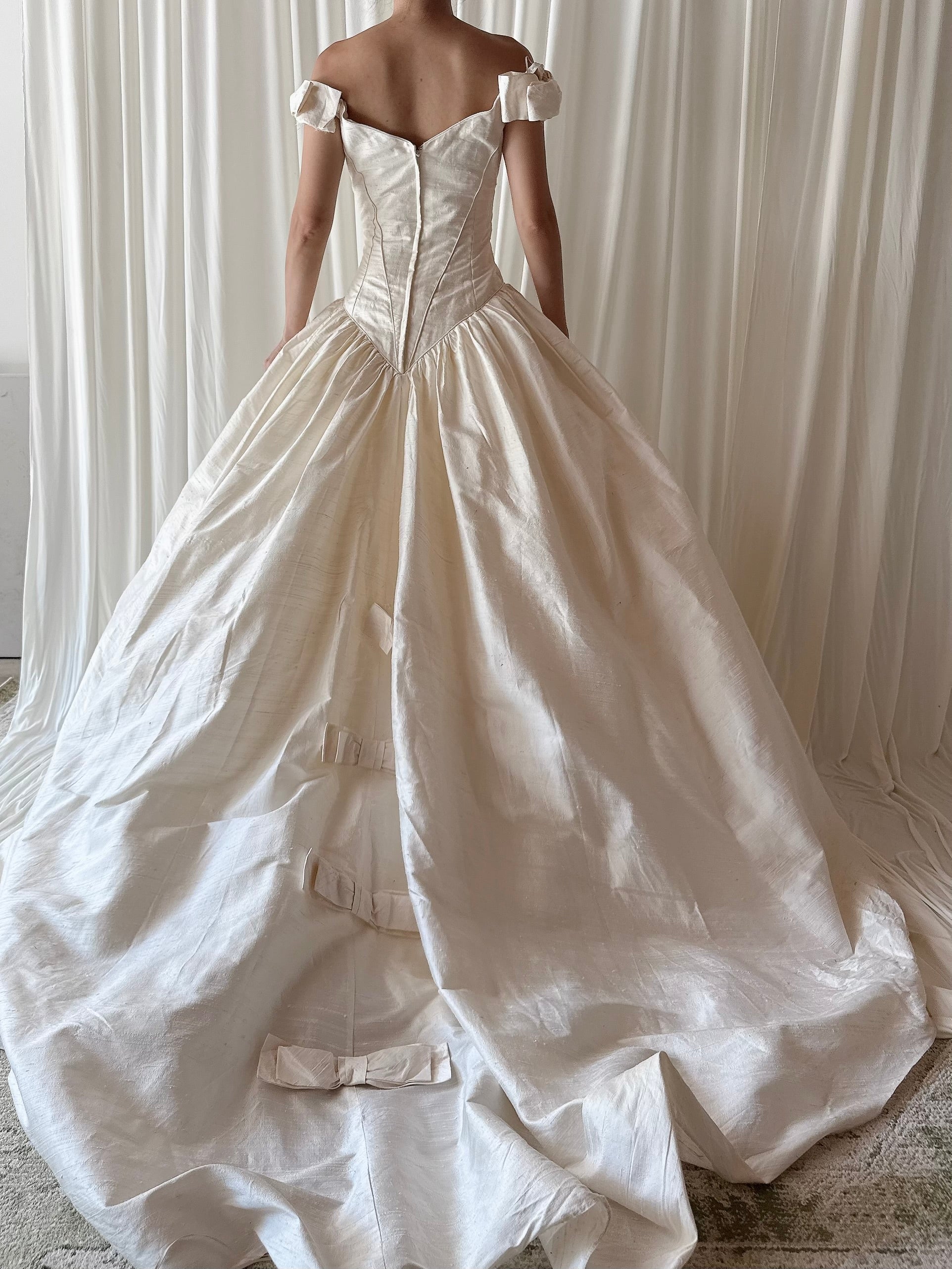 Vintage Raw Silk Bow Sleeve Gown - M/6