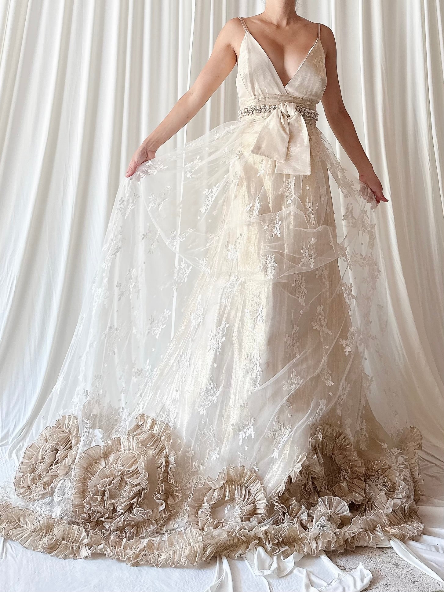 Vintage Gold Lurex and Lace Gown - Size 46/L