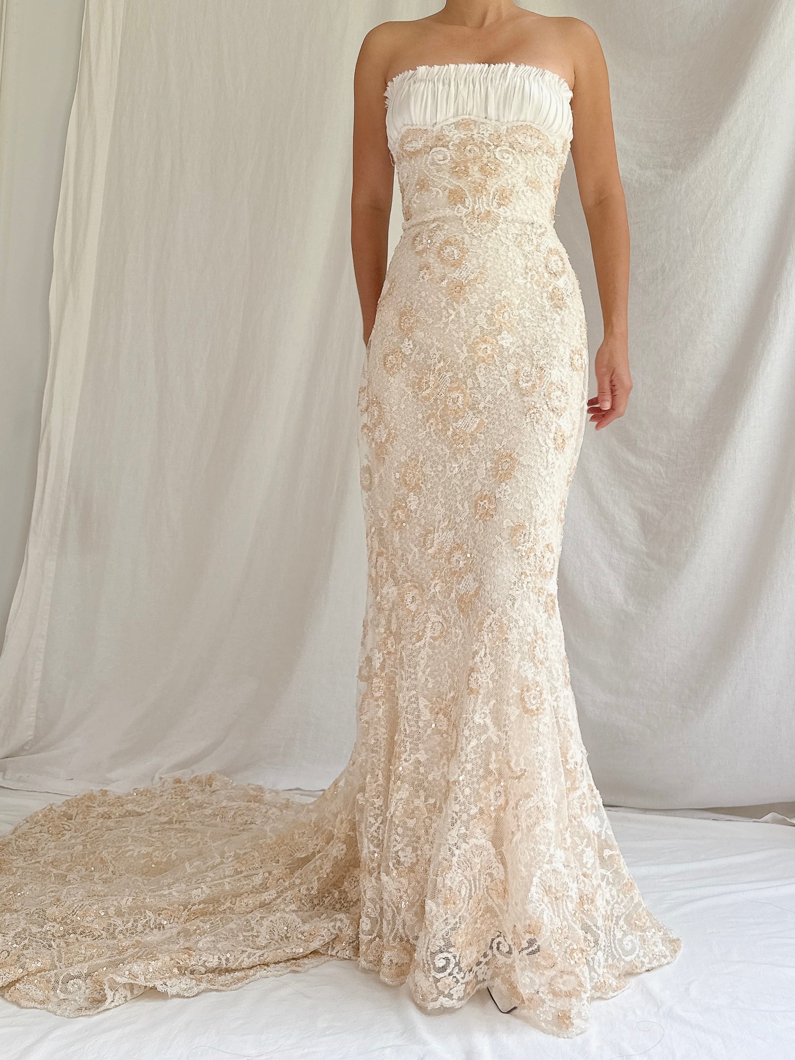Vintage Pronovias Beaded Lace Gown - M/8