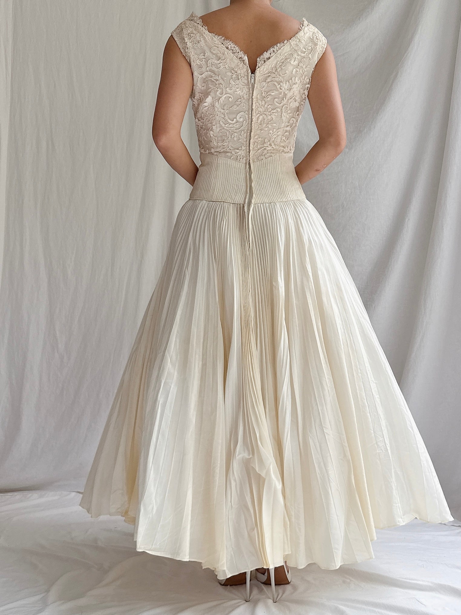 1950s Pleated Taffeta and Lace Dress - XS