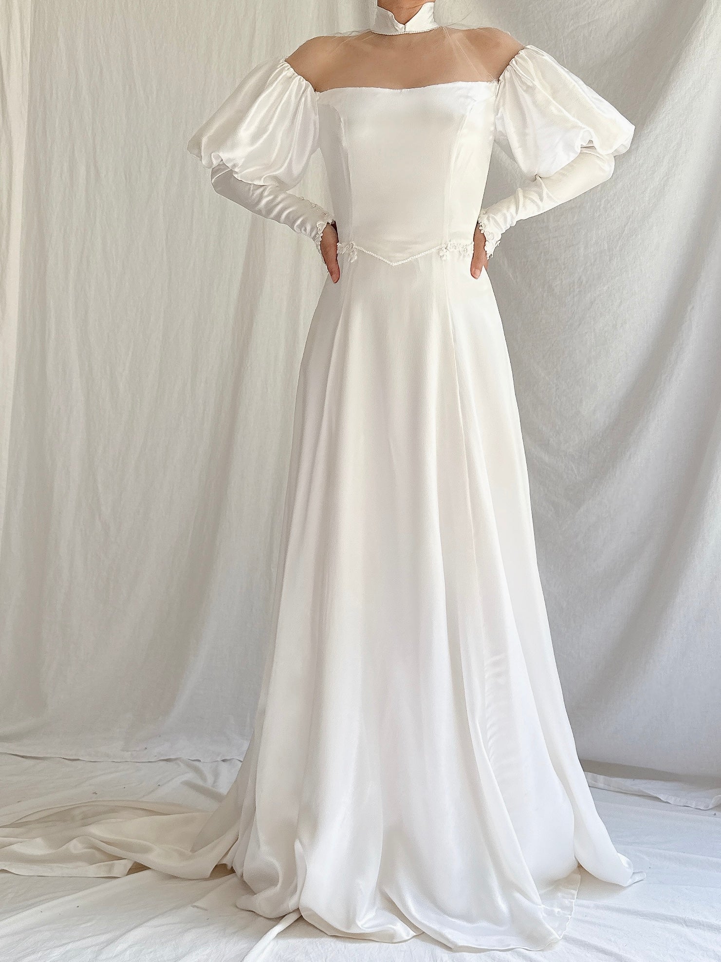 Vintage Juliet Sleeves Satin Gown - XXS