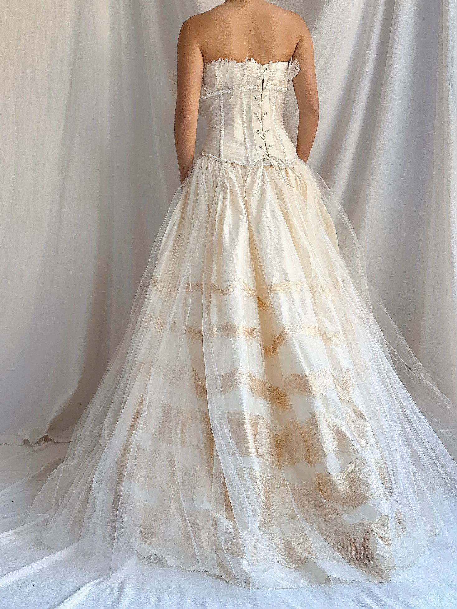 Vintage 2-Piece Feather Set - M