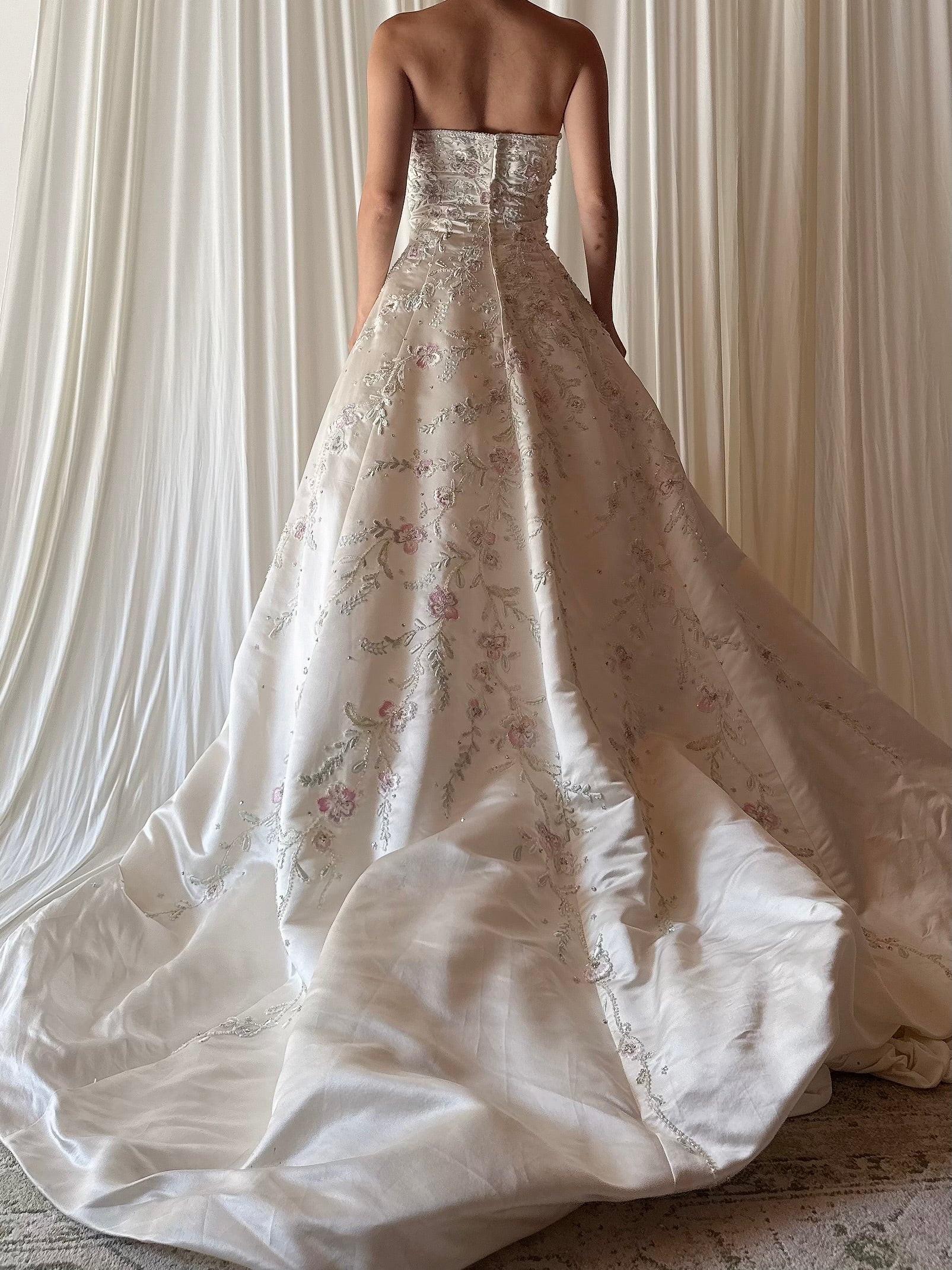 Vintage YSA Makino Silk Embroidered Gown - US 6