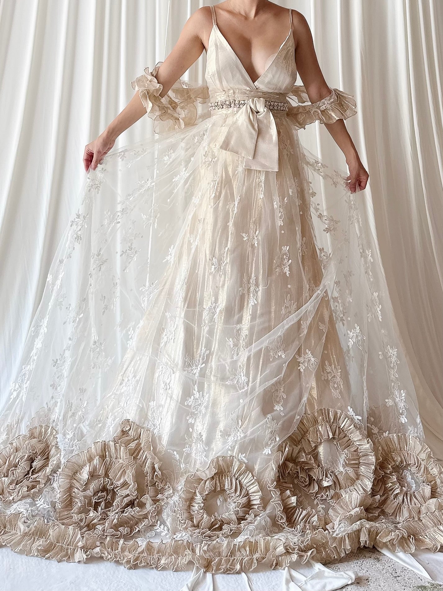 Vintage Gold Lurex and Lace Gown - Size 46/L