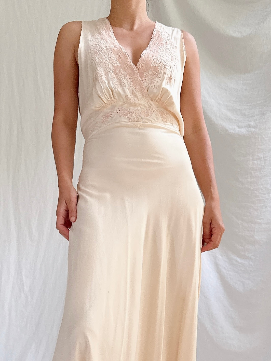 1930s Peach Silk Slip Dress - S/M