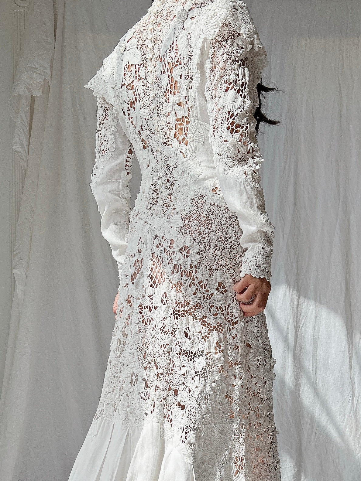 irish crochet lace wedding dress 12 Crochet Lace Wedding Dresses for The Bohemian Beauty