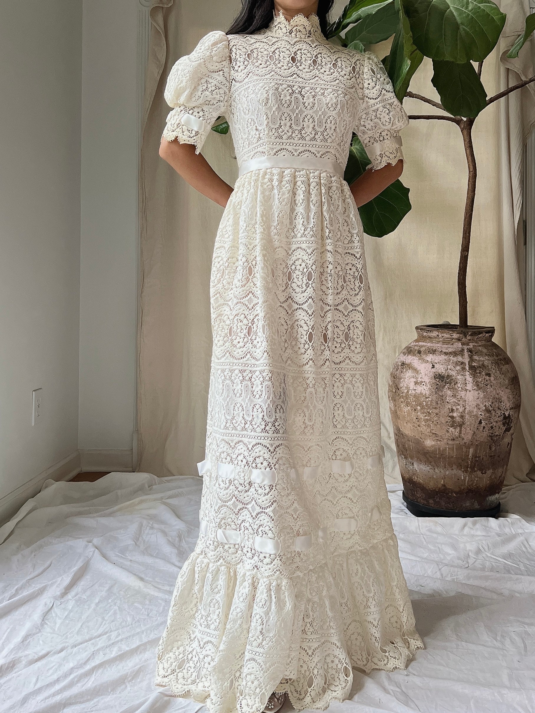 Vintage Puff Sleeves Crochet Dress - S | G O S S A M E R Vintage Puff Sleeves Crochet Dress - S | G O S S A M E R