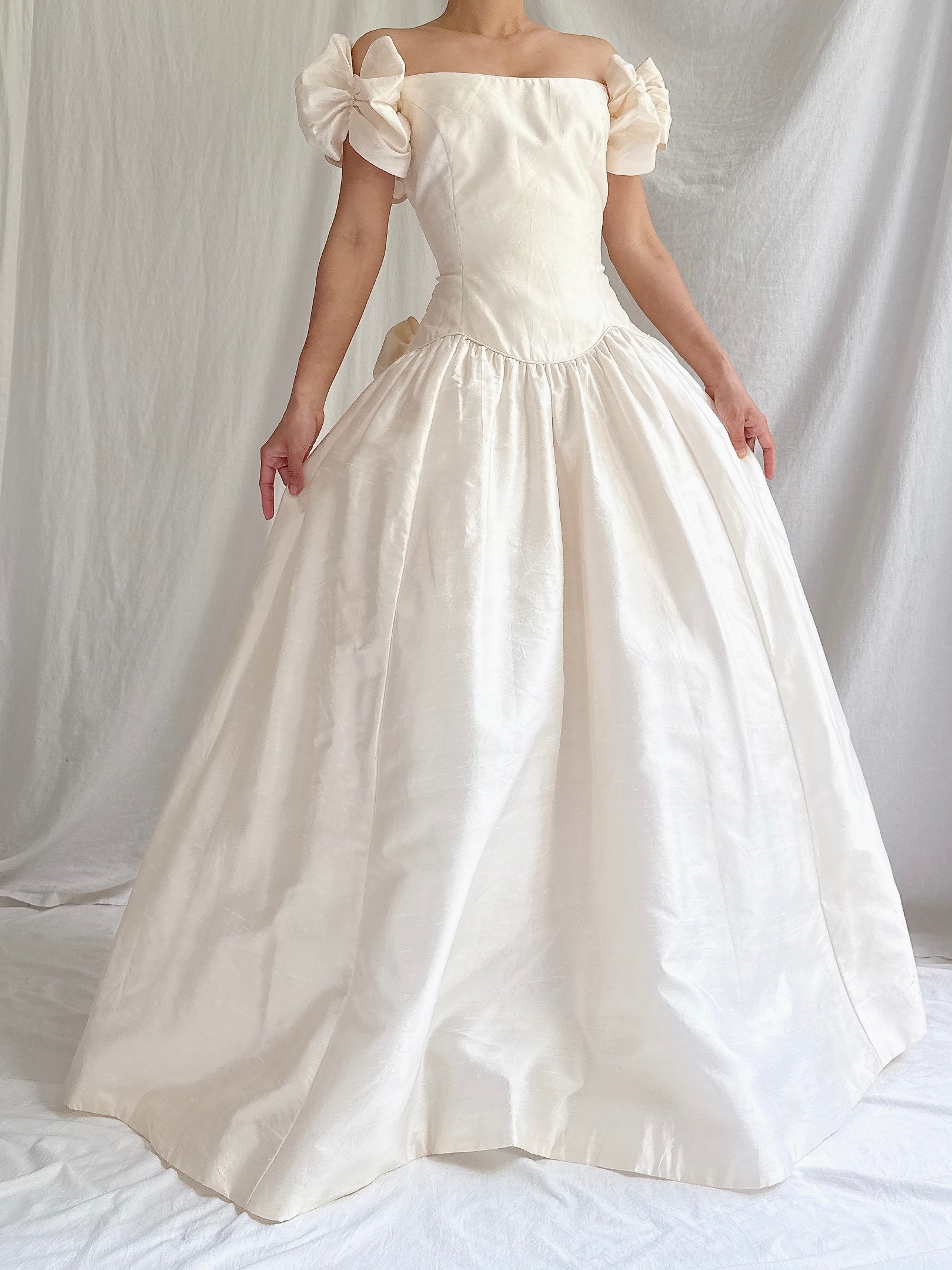 Vintage Silk Bow Sleeves Gown - S/M