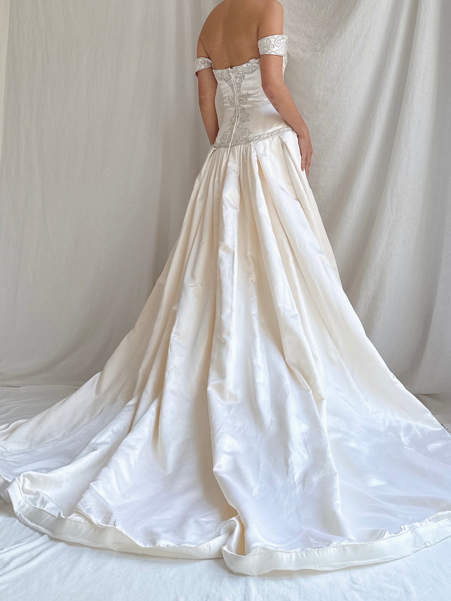 Vintage 2 Be Couture Silk Gown - Size 8