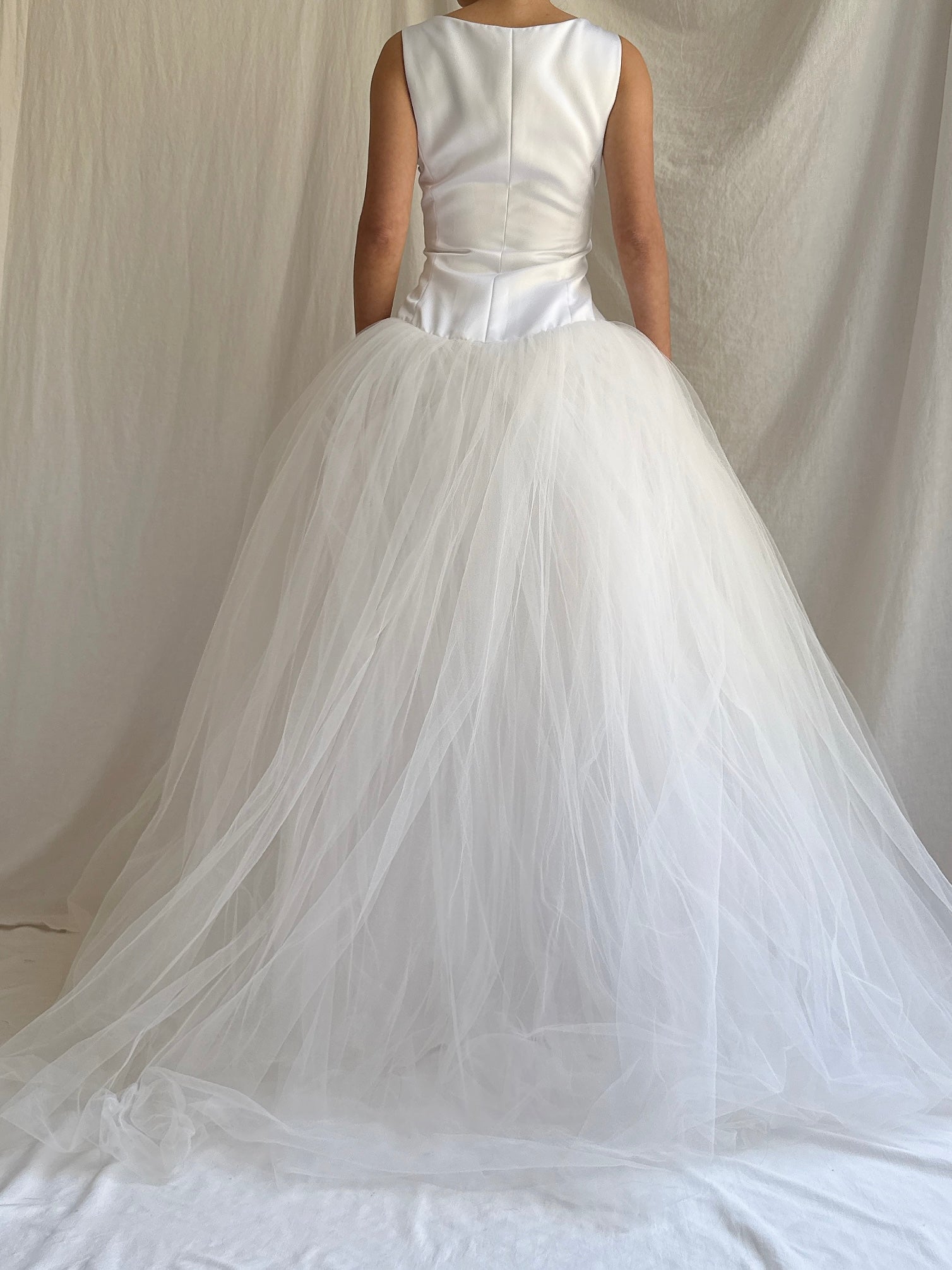1990s Vera Wang Satin and Tulle Gown - S 4/6