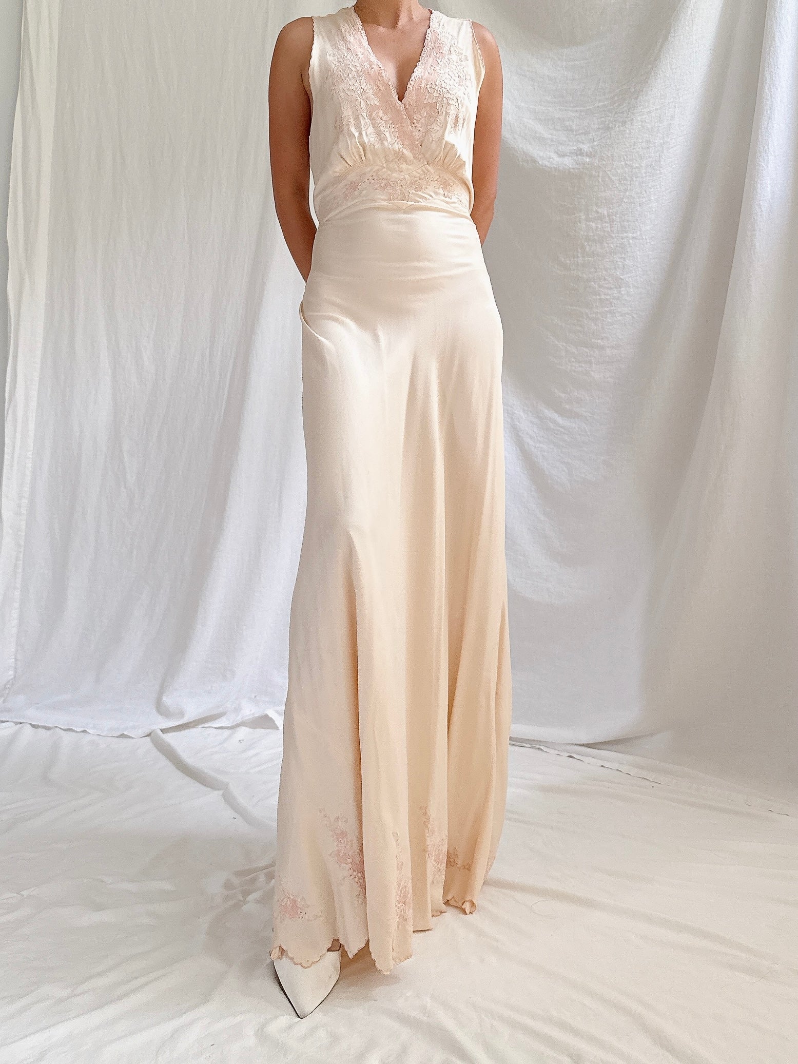1930s Peach Silk Slip Dress - S/M