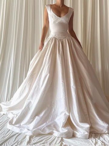 Vintage Silk Plunging Scoop Neck Gown - US 4/6