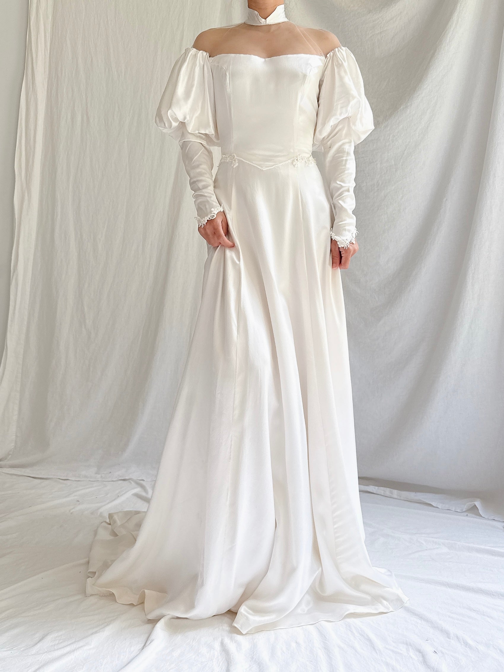 Vintage Juliet Sleeves Satin Gown - XXS