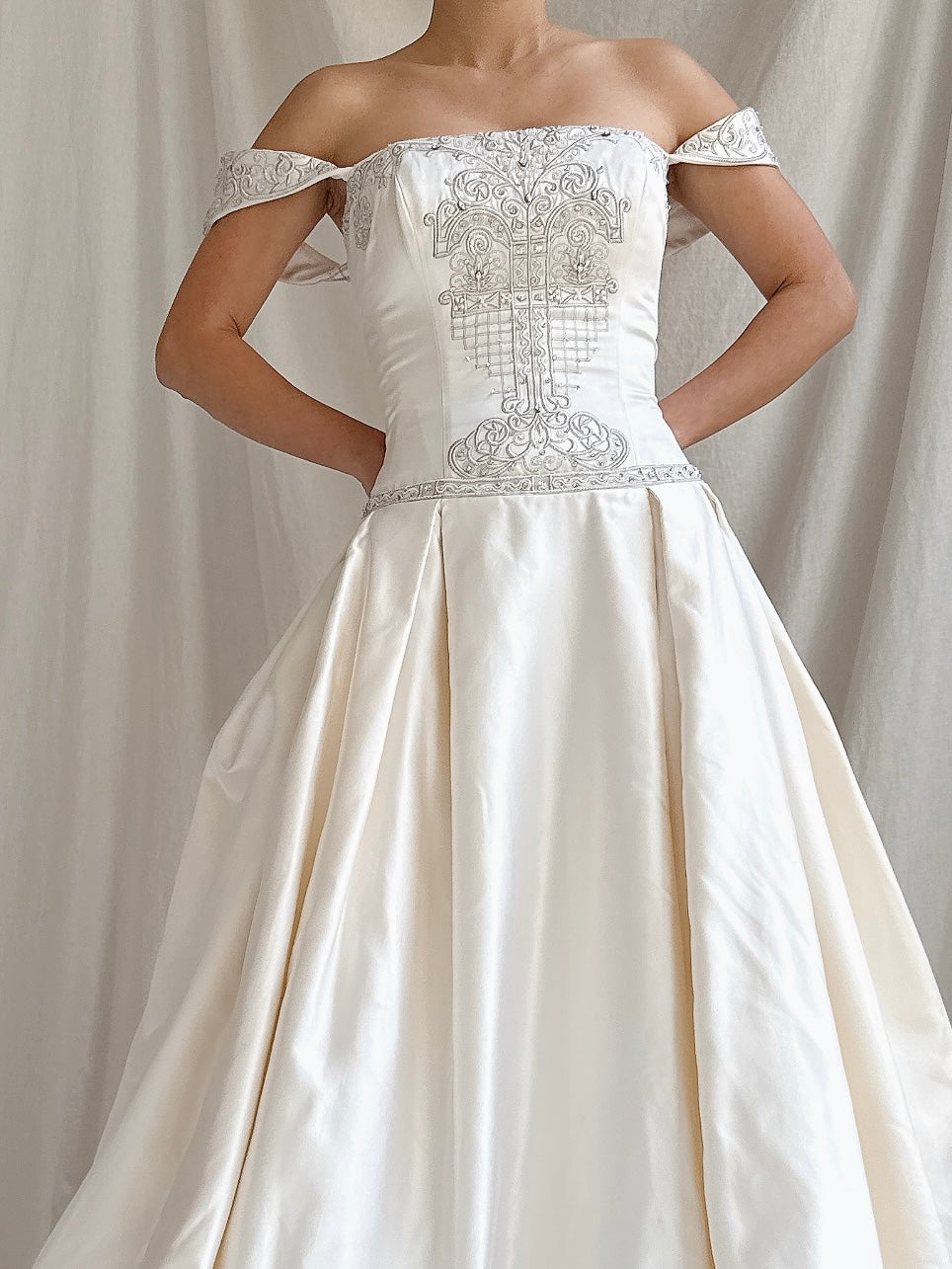 Vintage 2 Be Couture Silk Gown - Size 8